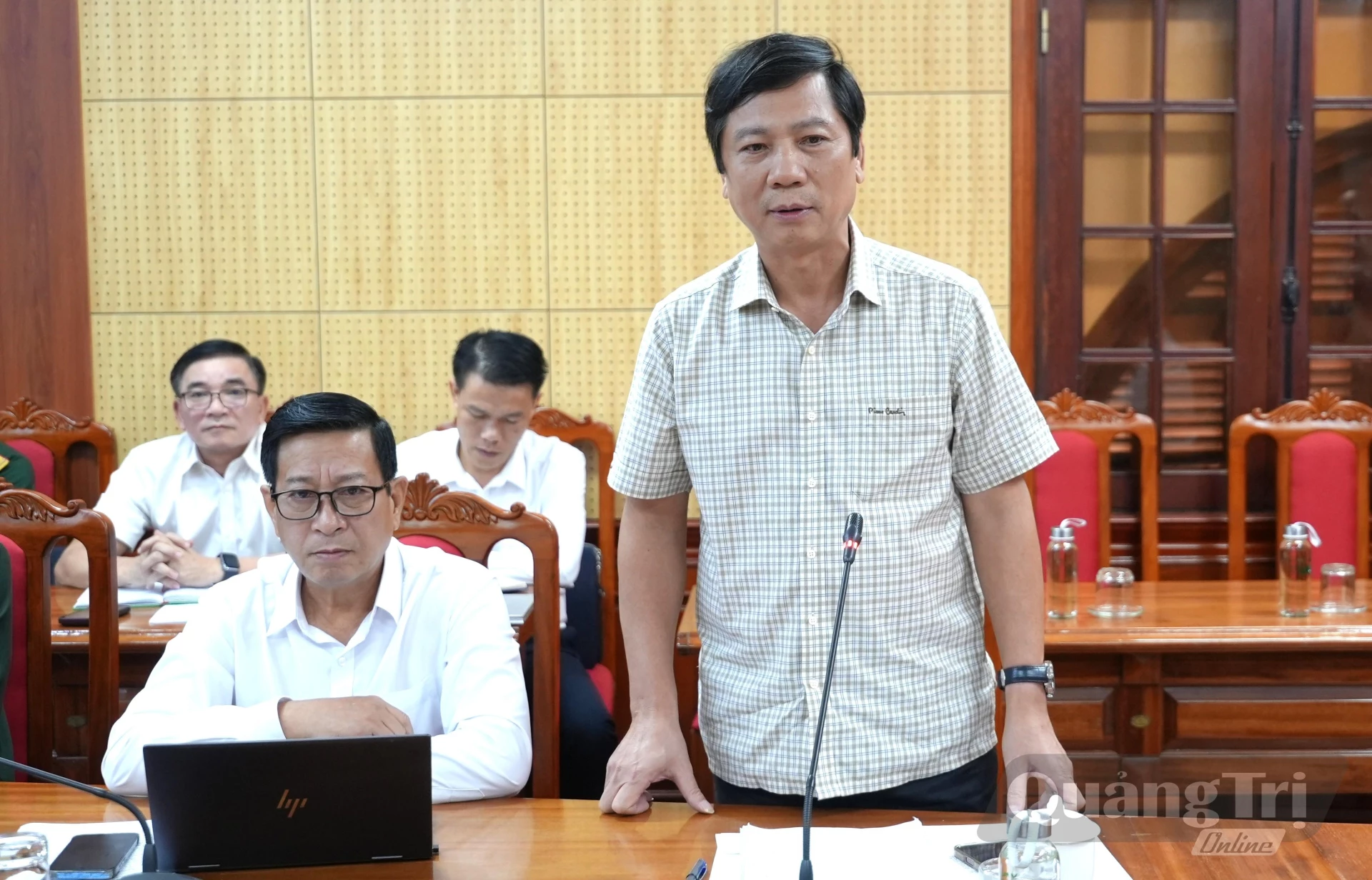 Đồng chí Hoàng Nam, Phó Chủ tịch Thường trực UBND tỉnh phát biểu tại buổi làm việc - Ảnh: T.Đ