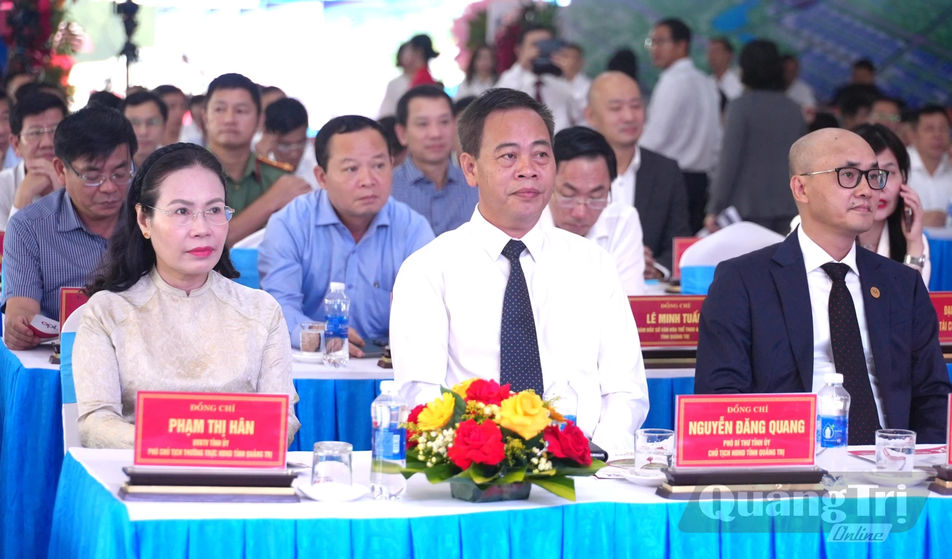 Các đồng chí lãnh đạo tỉnh tham dự lễ khởi công dự án - Ảnh: T.Đ