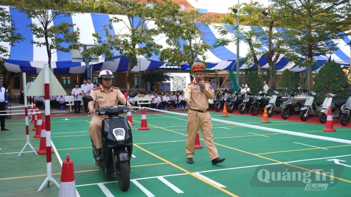 Tuyên truyền, giáo dục pháp luật về trật tự, an toàn giao thông