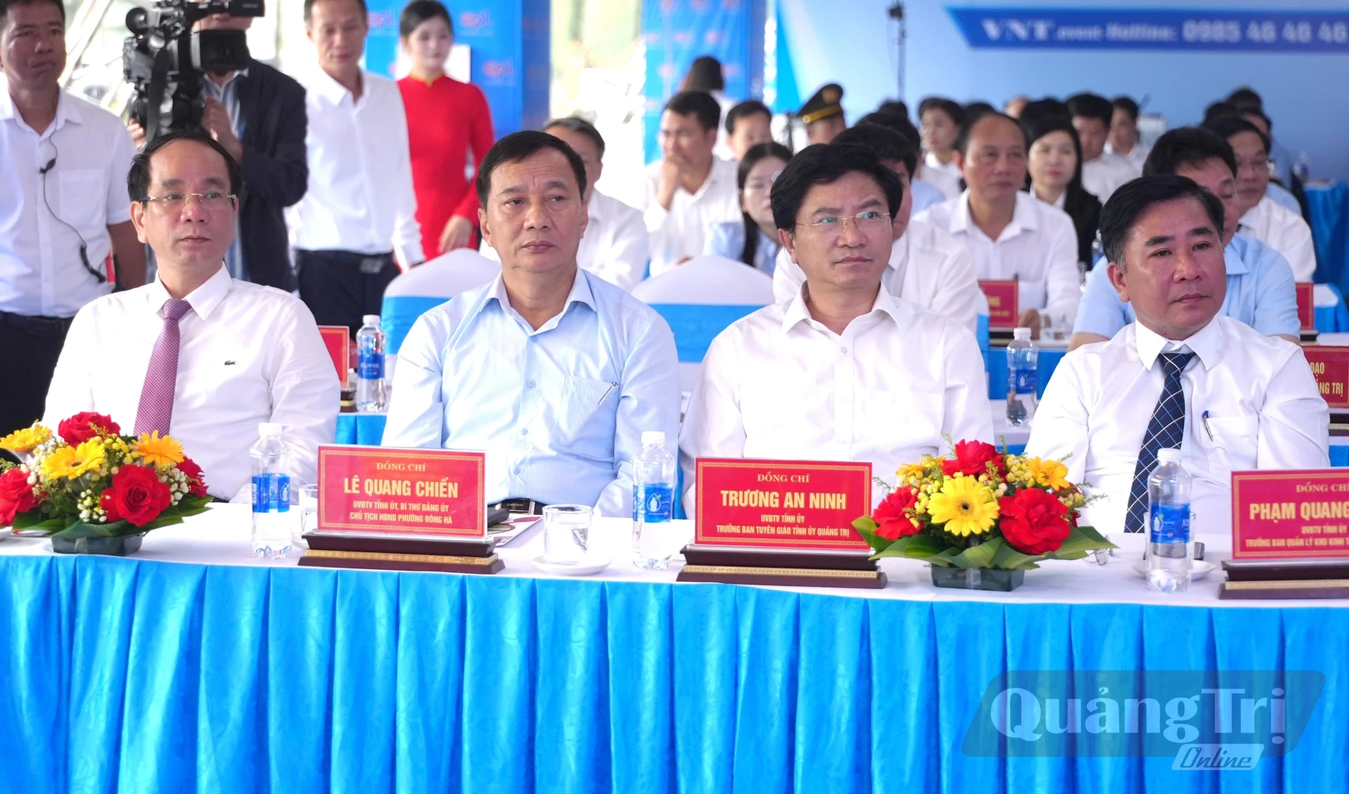 Các đồng chí lãnh đạo tỉnh tham dự lễ khởi công dự án - Ảnh: T.Đ