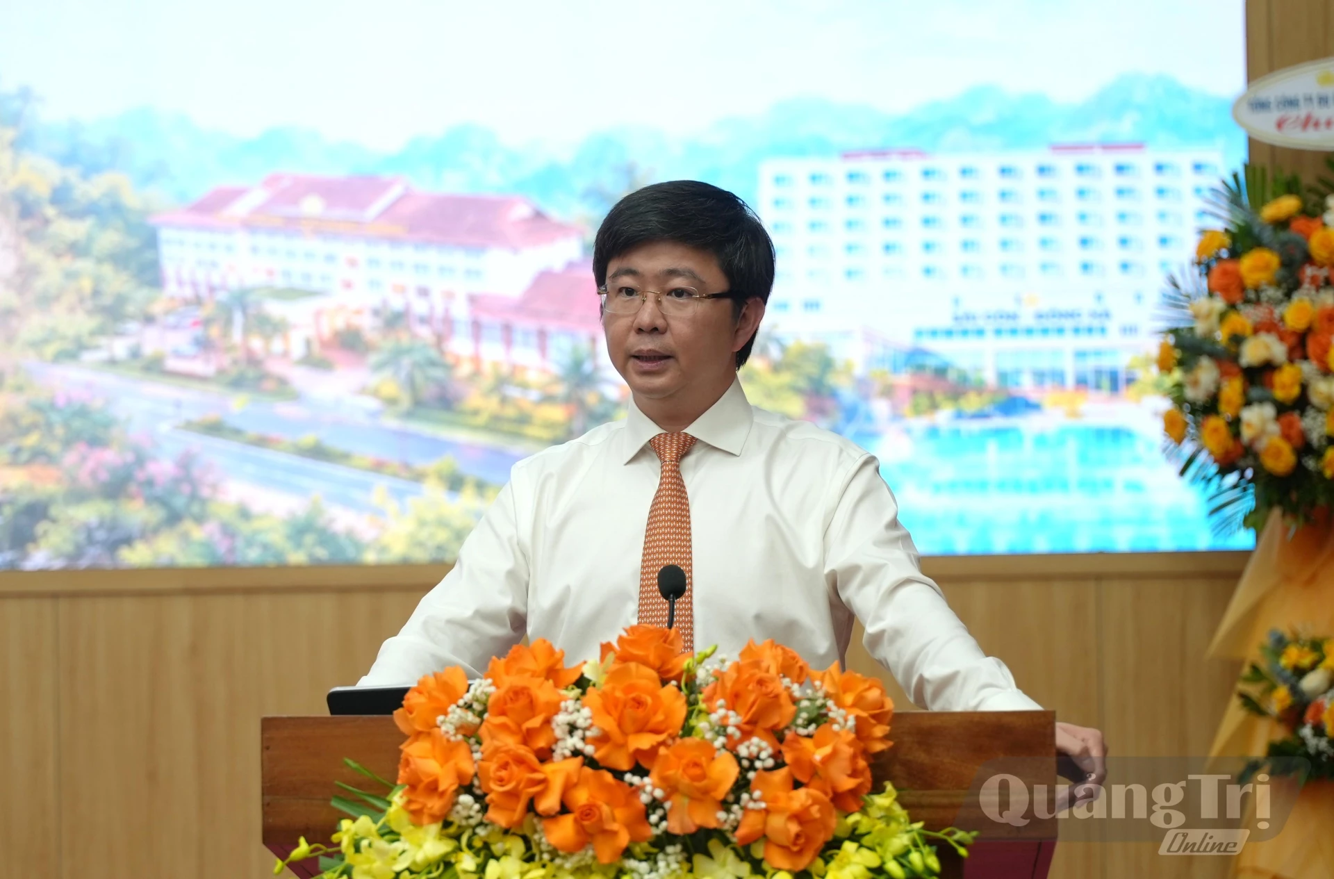 Đồng chí Bùi Hoàng Phương, Chủ tịch UBND tỉnh mong muốn thành phố Hồ Chí Minh và Saigontourist Group tiếp tục quan tâm, đồng hành cùng Quảng Trị trong phát triển du lịch - Ảnh: T.Đ