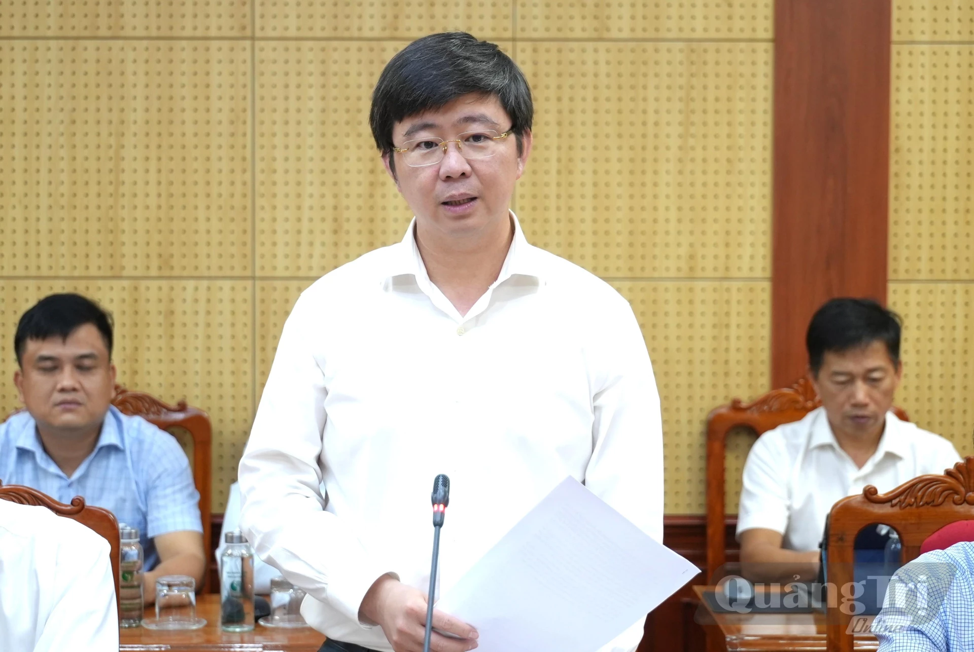 Đồng chí Bùi Hoàng Phương, Chủ tịch UBND tỉnh đề nghị Mobifone tiếp tục hỗ trợ tỉnh Quảng Trị đẩy mạnh hơn nữa công tác chuyển đổi số phục vụ người dân, doanh nghiệp - Ảnh: T.Đ