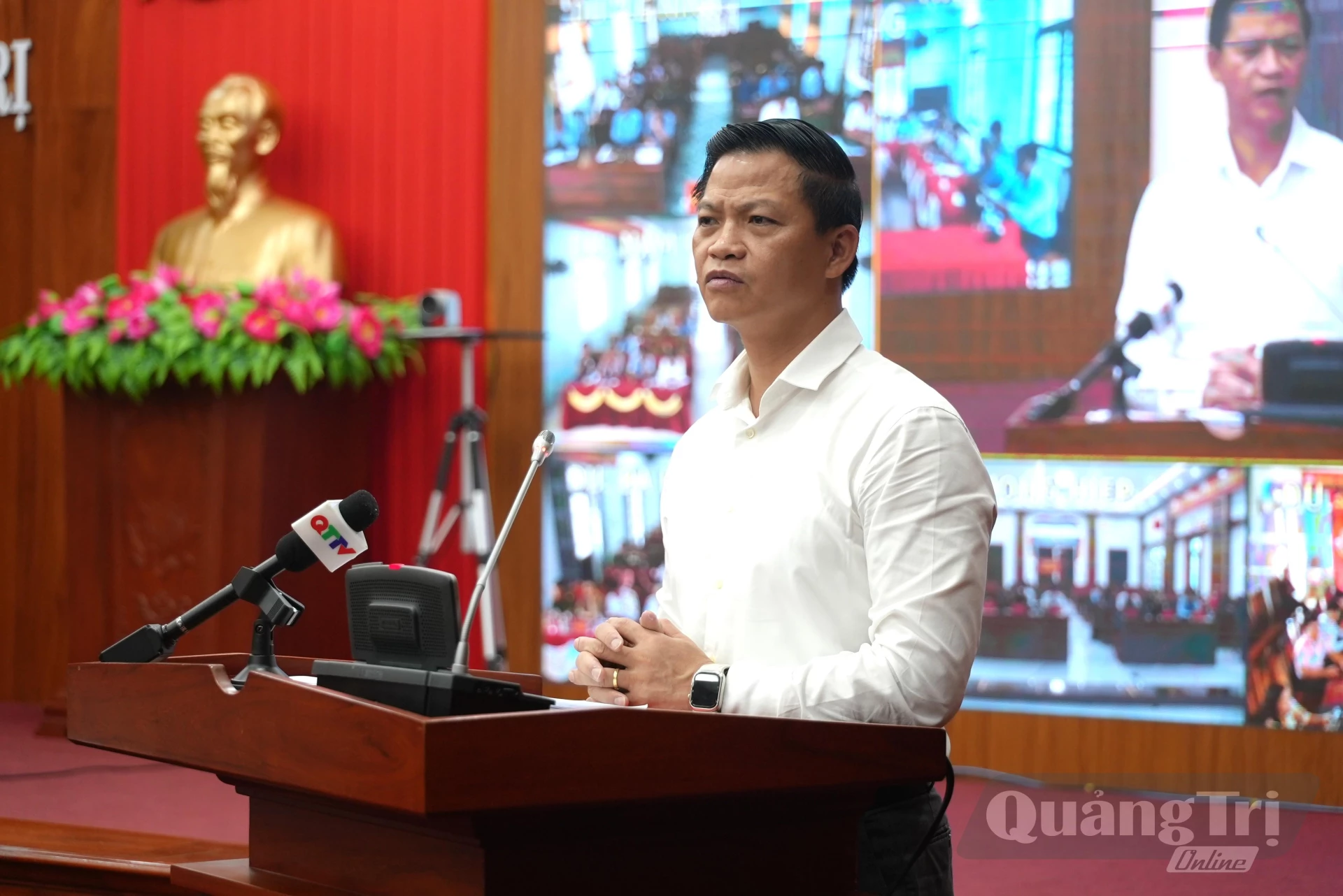Đồng chí Vương Quốc Tuấn, Bí thư Tỉnh ủy, Trưởng Ban Chỉ đạo yêu cầu các cơ quan, đơn vị, địa phương hoàn thành các mốc tiến độ về giải ngân vốn đầu tư công - Ảnh: T.Đ