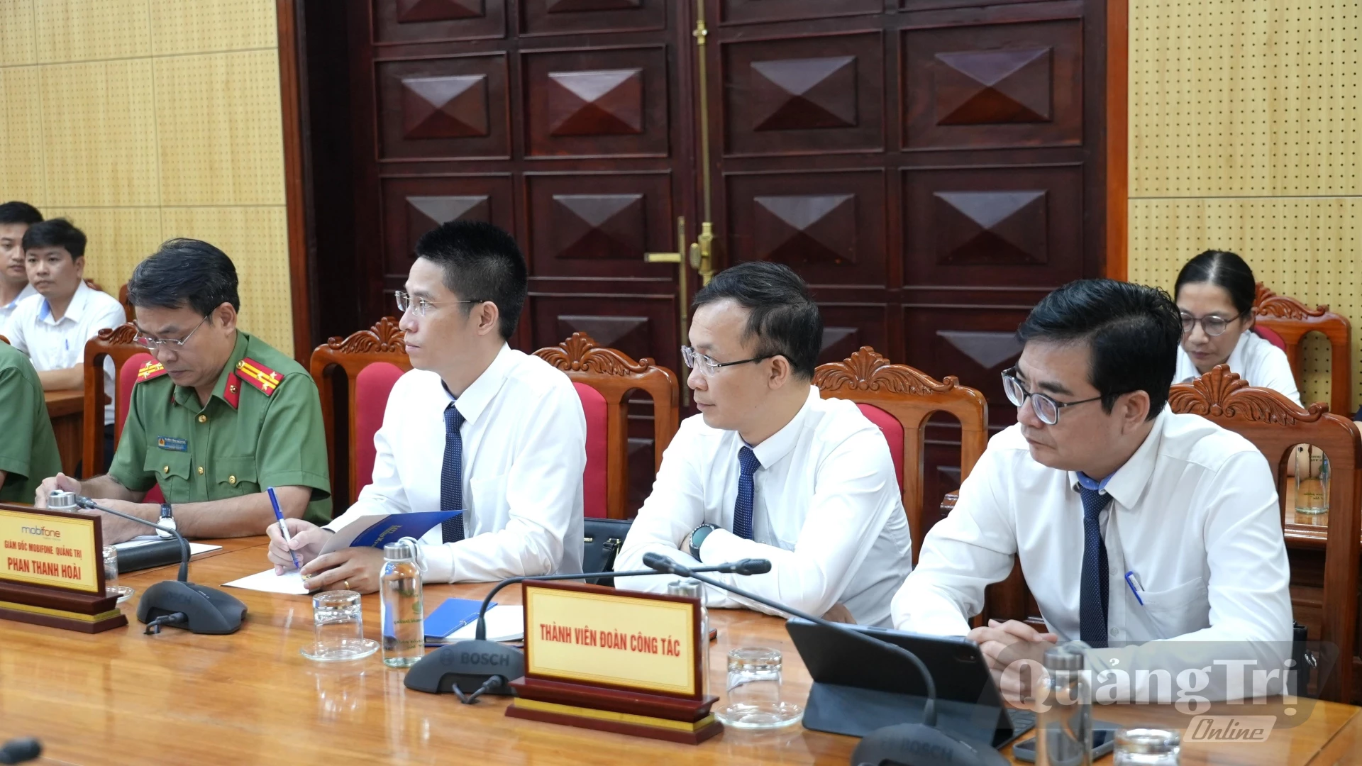 Các đại biểu tham dự buổi làm việc - Ảnh: T.Đ