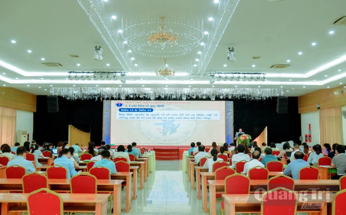 Đưa chính sách, pháp luật mới về dân số vào cuộc sống
