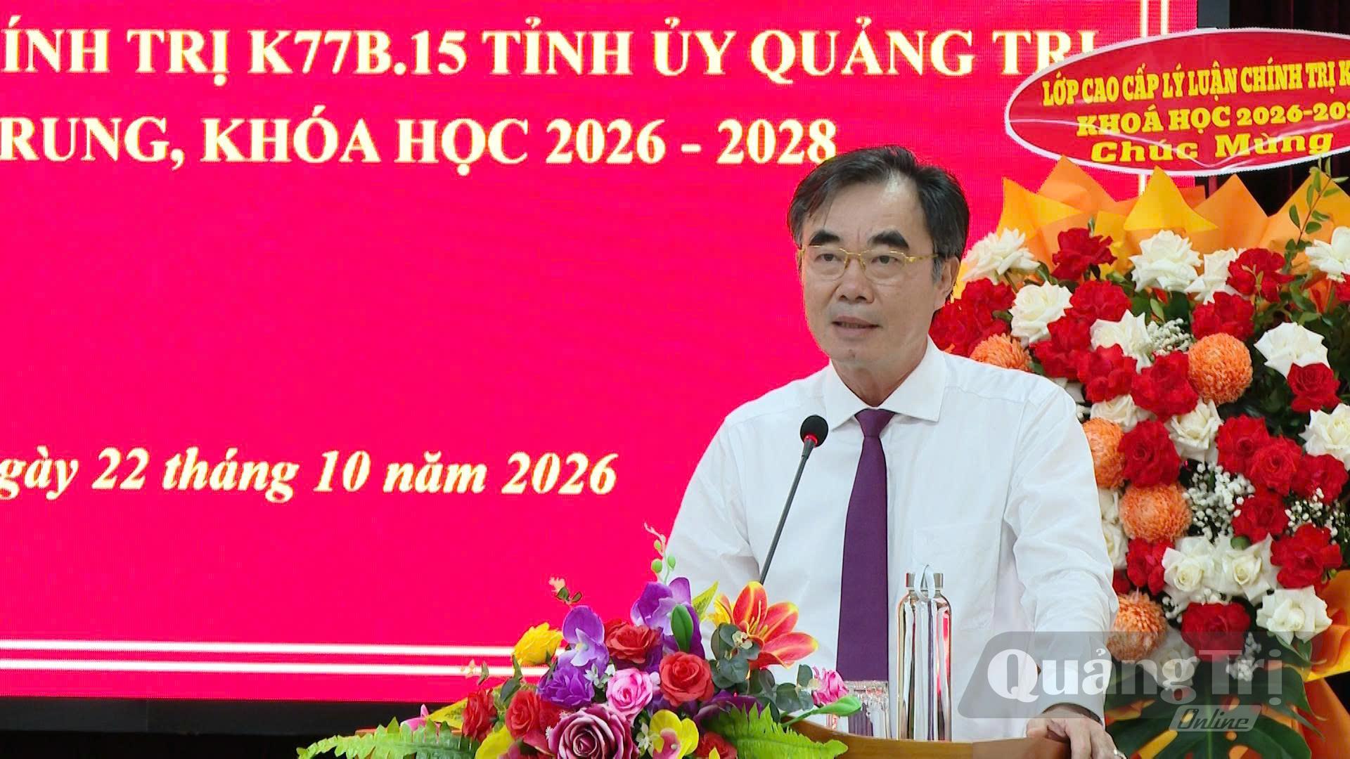 Đồng chí Nguyễn Lương Bình, Trưởng ban Tổ chức Tỉnh ủy phát biểu tại lễ khai giảng - Ảnh: Đ.A