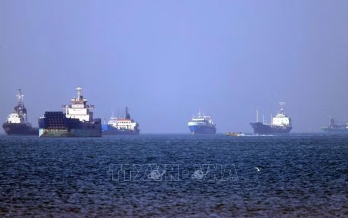 Nghịch lý tại Hormuz: Tàu quan sát được giảm 94% nhưng hàng triệu thùng dầu vẫn đi qua