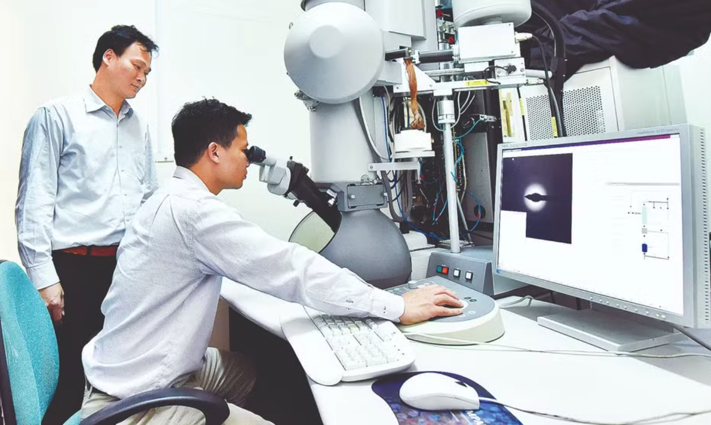 Hoạt động nghiên cứu khoa học tại Đại học Bách khoa Hà Nội. (Ảnh: NGUYỄN ĐĂNG)
