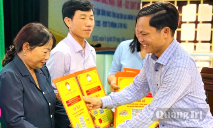 Gắn kết lòng dân