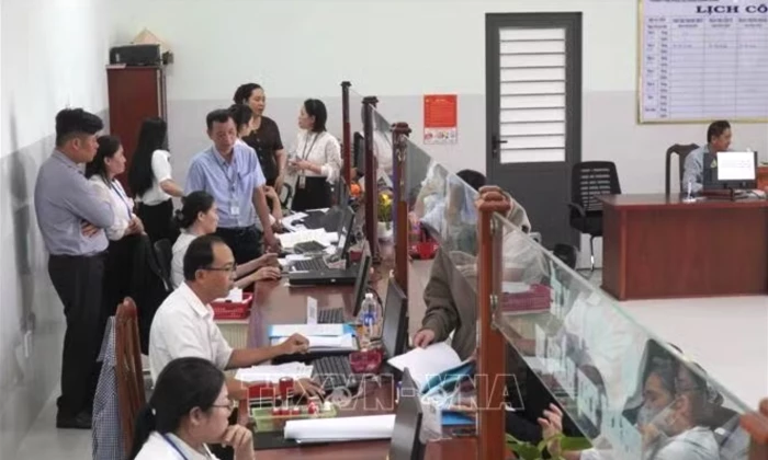 Đổi mới công tác quản lý, sử dụng và đãi ngộ cán bộ theo vị trí việc làm
