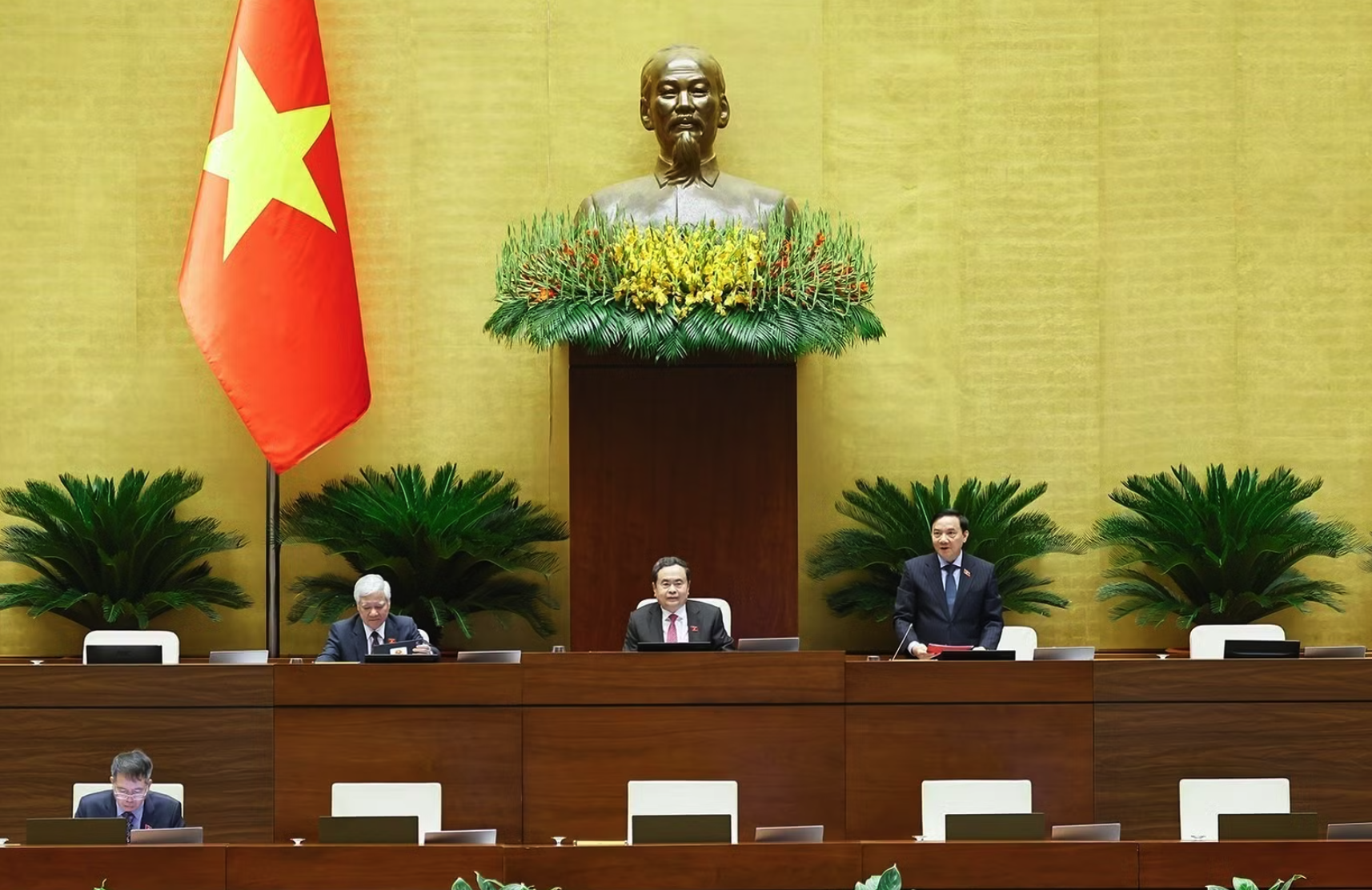 Phó Chủ tịch Quốc hội Nguyễn Khắc Định phát biểu trong phiên họp sáng 19/10/2026. Ảnh: Doãn Tấn/TTXVN