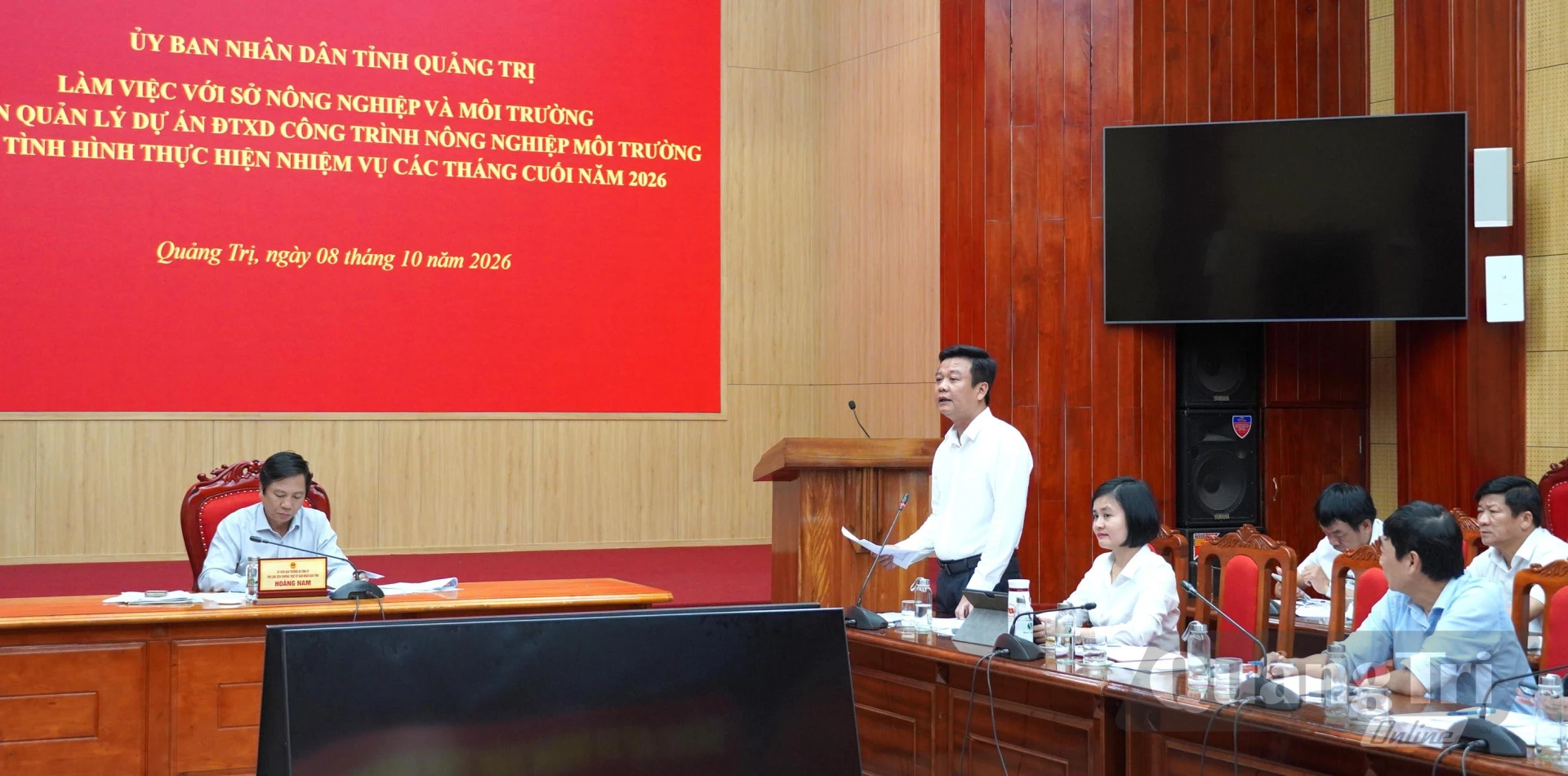 Giám đốc Sở Nông nghiệp và Môi trường Trần Quốc Tuấn báo cáo tình hình thực hiện nhiệm vụ trong 9 tháng - Ảnh: C.H
