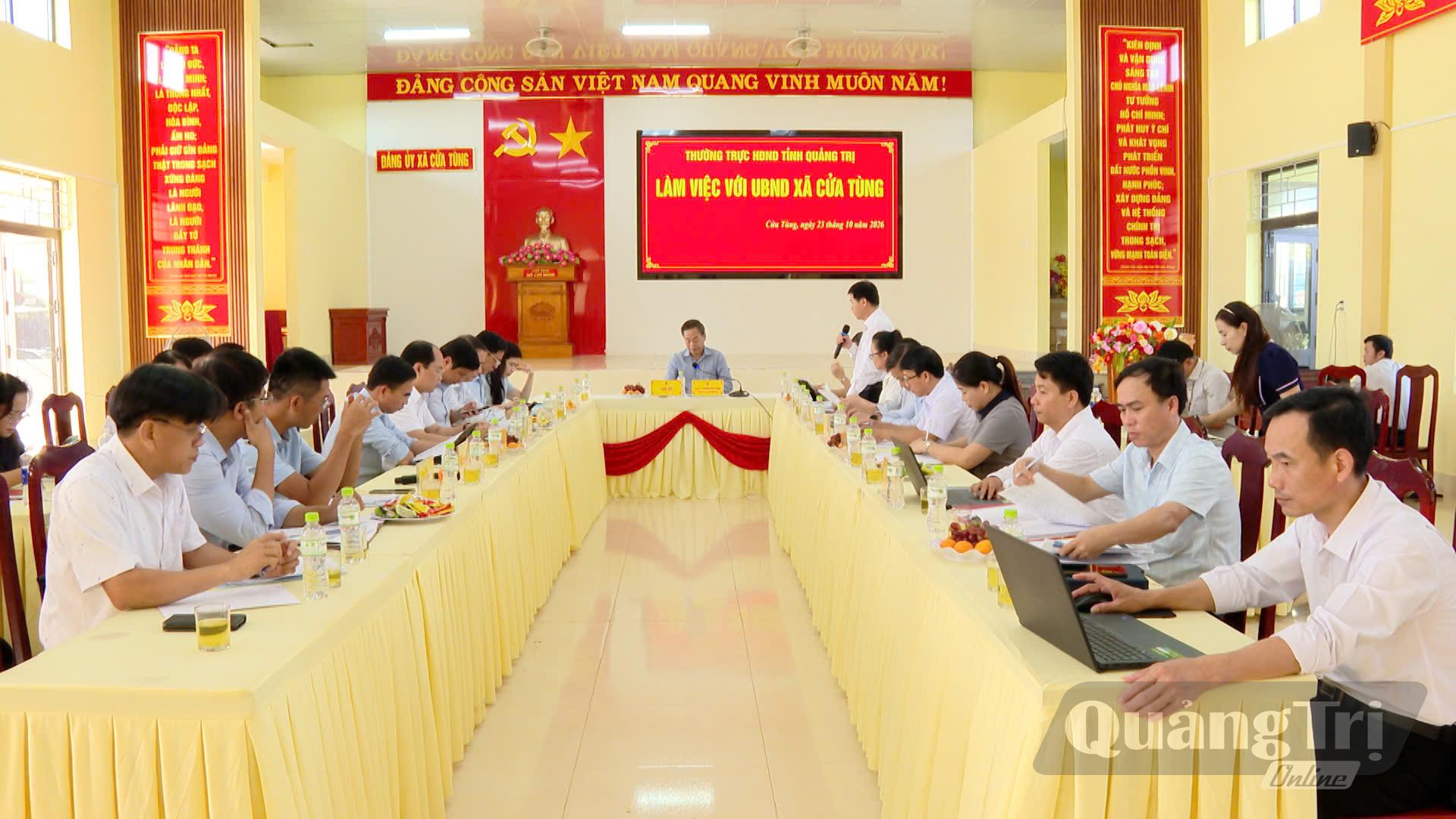 Quang cảnh buổi làm việc. Ảnh: V.A