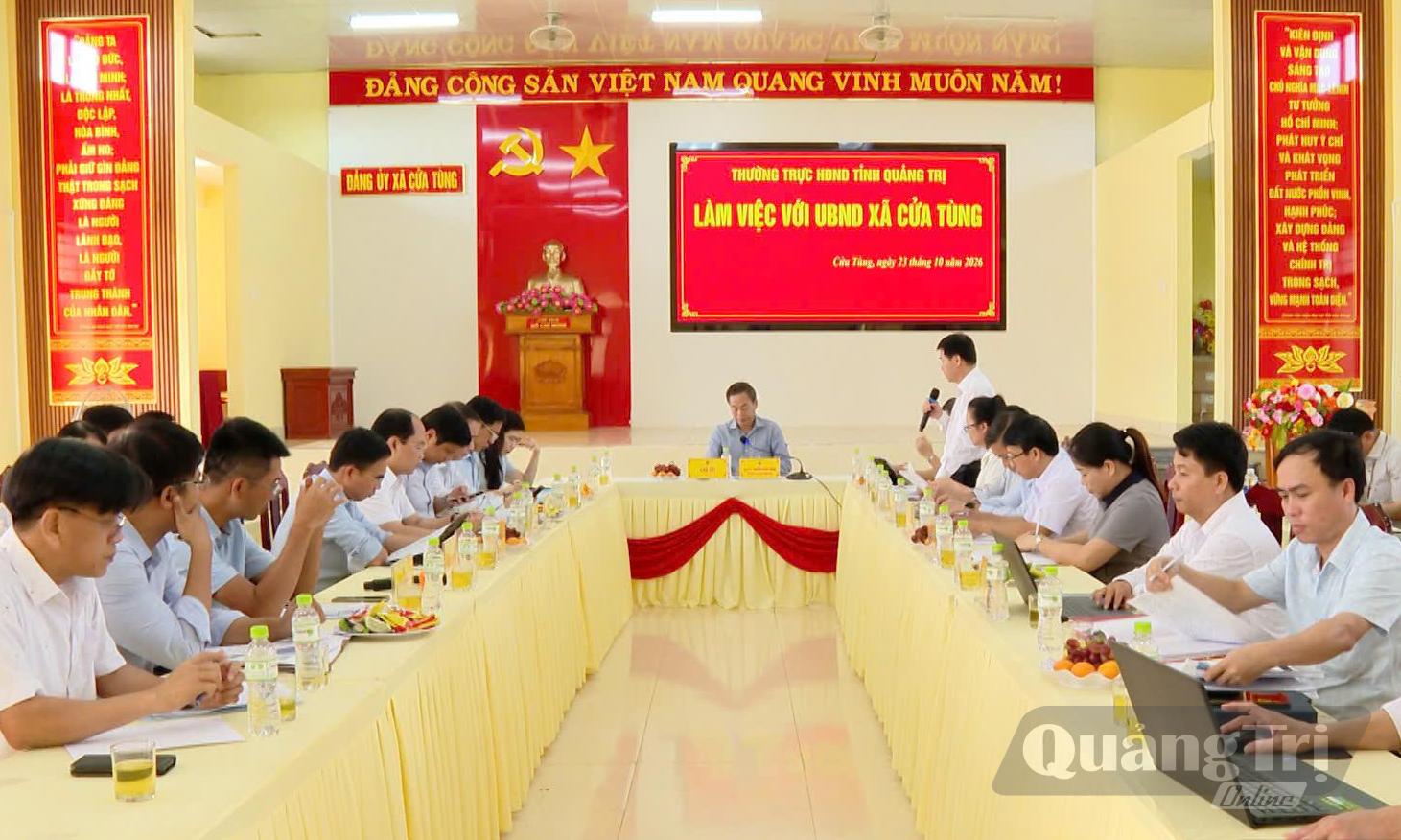 Thường trực HĐND tỉnh làm việc với xã Cửa Tùng