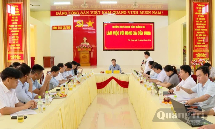 Thường trực HĐND tỉnh làm việc với xã Cửa Tùng