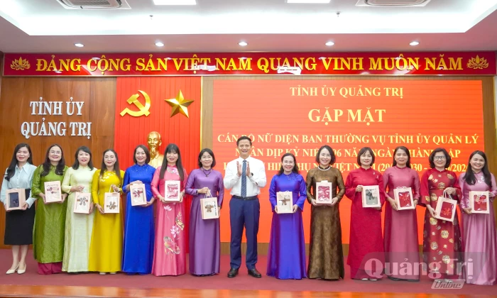 Thường trực Tỉnh ủy gặp mặt cán bộ nữ thuộc diện Ban Thường vụ Tỉnh ủy quản lý