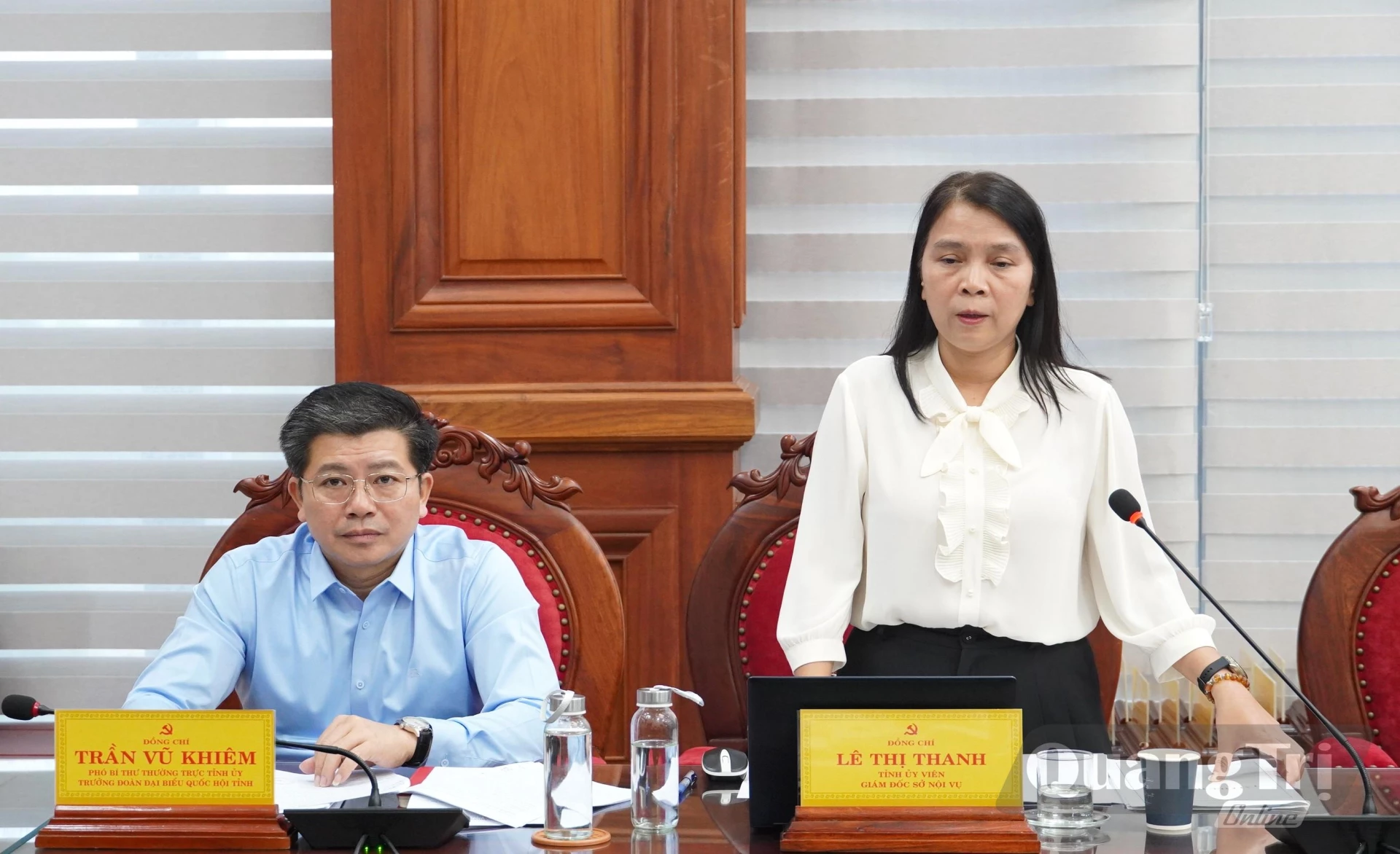 Lãnh đạo Sở Nội vụ báo cáo tại buổi   làm việc - Ảnh: Q.V
