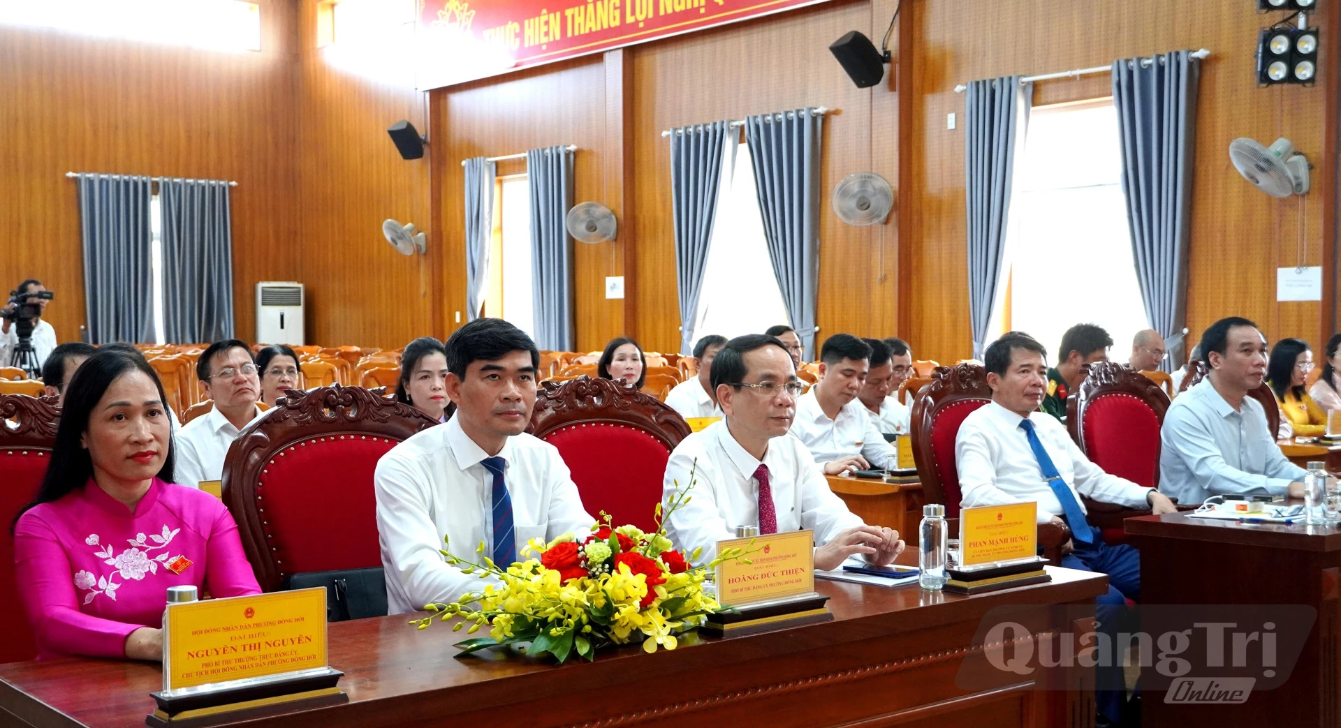 Đại biểu dự kỳ họp - Ảnh: H.Tr.