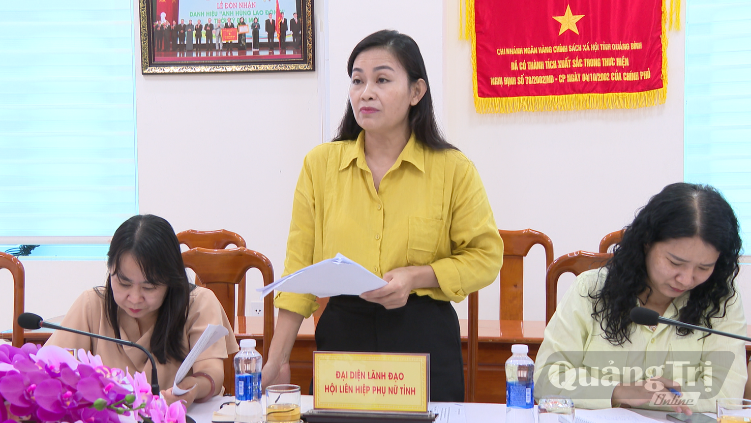 Đại diện Hội Liên hiệp Phụ nữ tỉnh phát biểu tại hội nghị giao ban - Ảnh: K.H
