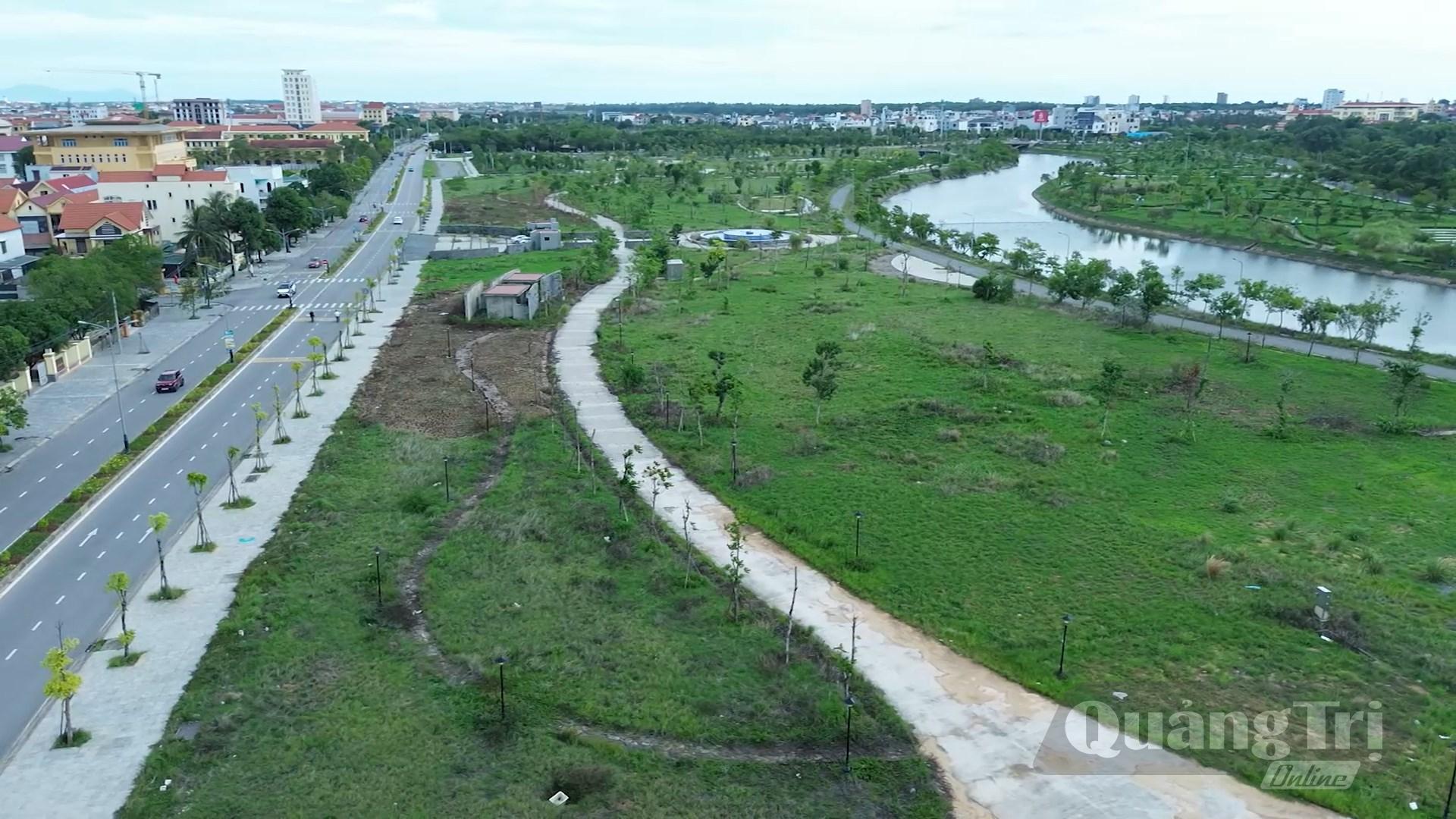 UBND tỉnh cũng yêu cầu các sở, ban, ngành, địa phương đẩy nhanh giải quyết thủ tục về đất đai, quy hoạch, xây dựng, đầu tư và giải phóng mặt bằng - Ảnh: N.L.M