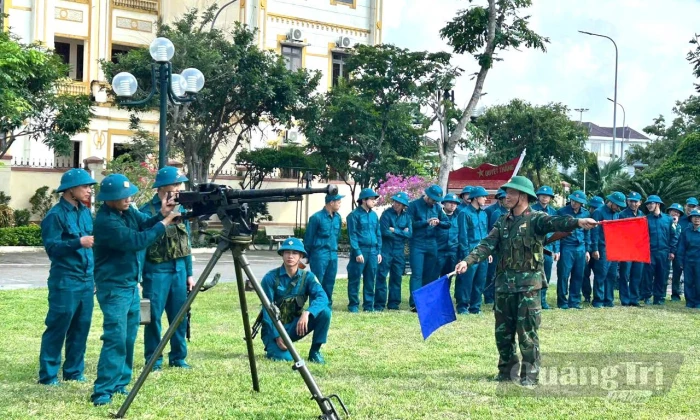 Ở đâu có dân, ở đó có dân quân tự vệ