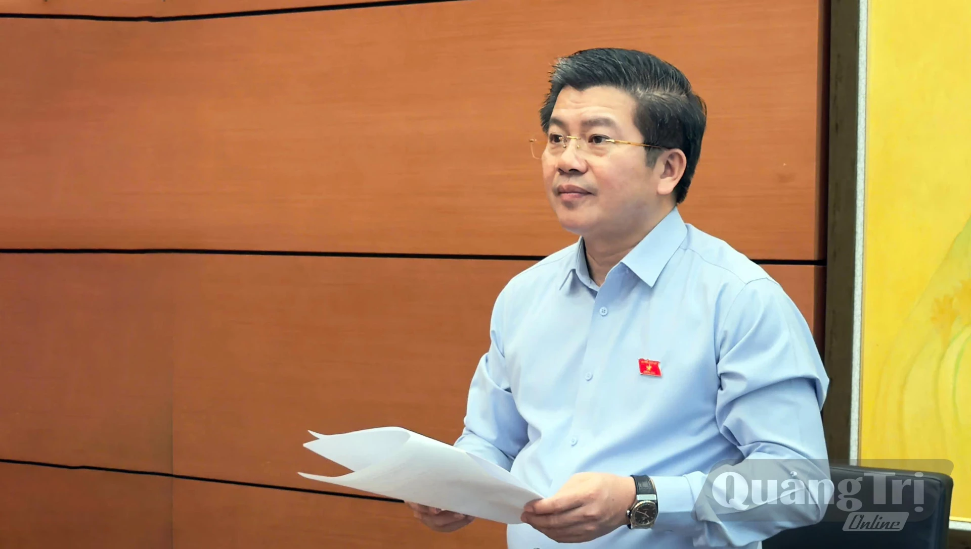 Đồng chí Trần Vũ Khiêm, Phó Bí thư Thường trực Tỉnh ủy, Trưởng đoàn Đại biểu Quốc hội điều hành phiên thảo luận - Ảnh: CTV
