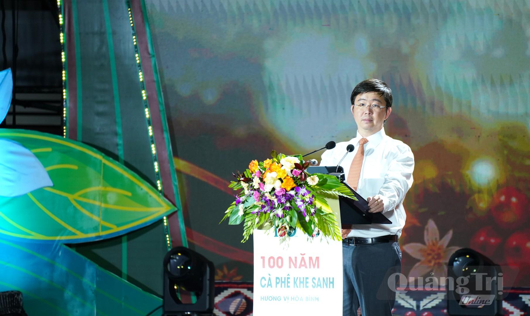 Đồng chí Bùi Hoàng Phương, Chủ tịch UBND tỉnh nhấn mạnh: Hương vị cà phê hôm nay không chỉ là sự kết tinh của đất trời, của mồ hôi và công sức bao thế hệ, mà còn mang trong mình giá trị của hòa bình - Ảnh: T.Đ