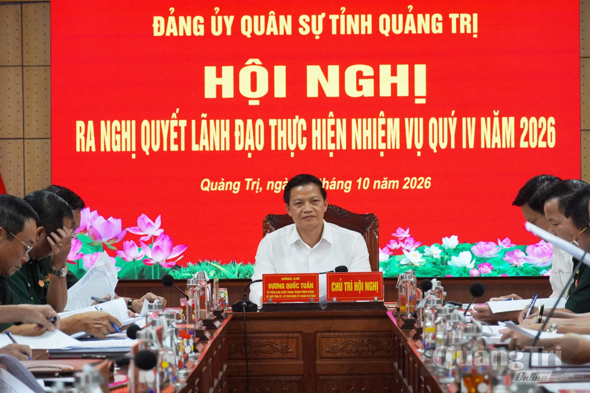 Đồng chí Vương Quốc Tuấn, Ủy viên Trung ương Đảng, Bí thư Tỉnh ủy, Bí thư Đảng ủy Quân sự tỉnh chủ trì hội nghị - Ảnh: X.P