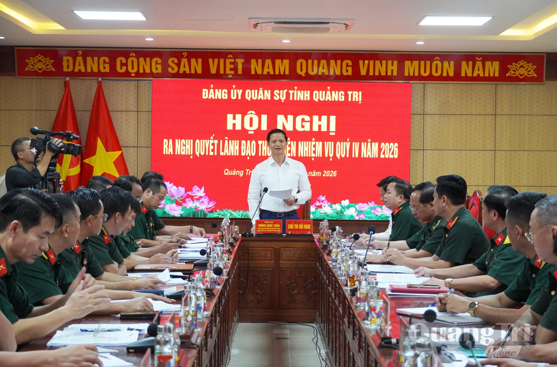 Đồng chí đại tá Phan Thắng Chỉ huy Trưởng Bộ chỉ huy Quân sự tỉnh phát biểu tại hội nghị - Ảnh: X.P