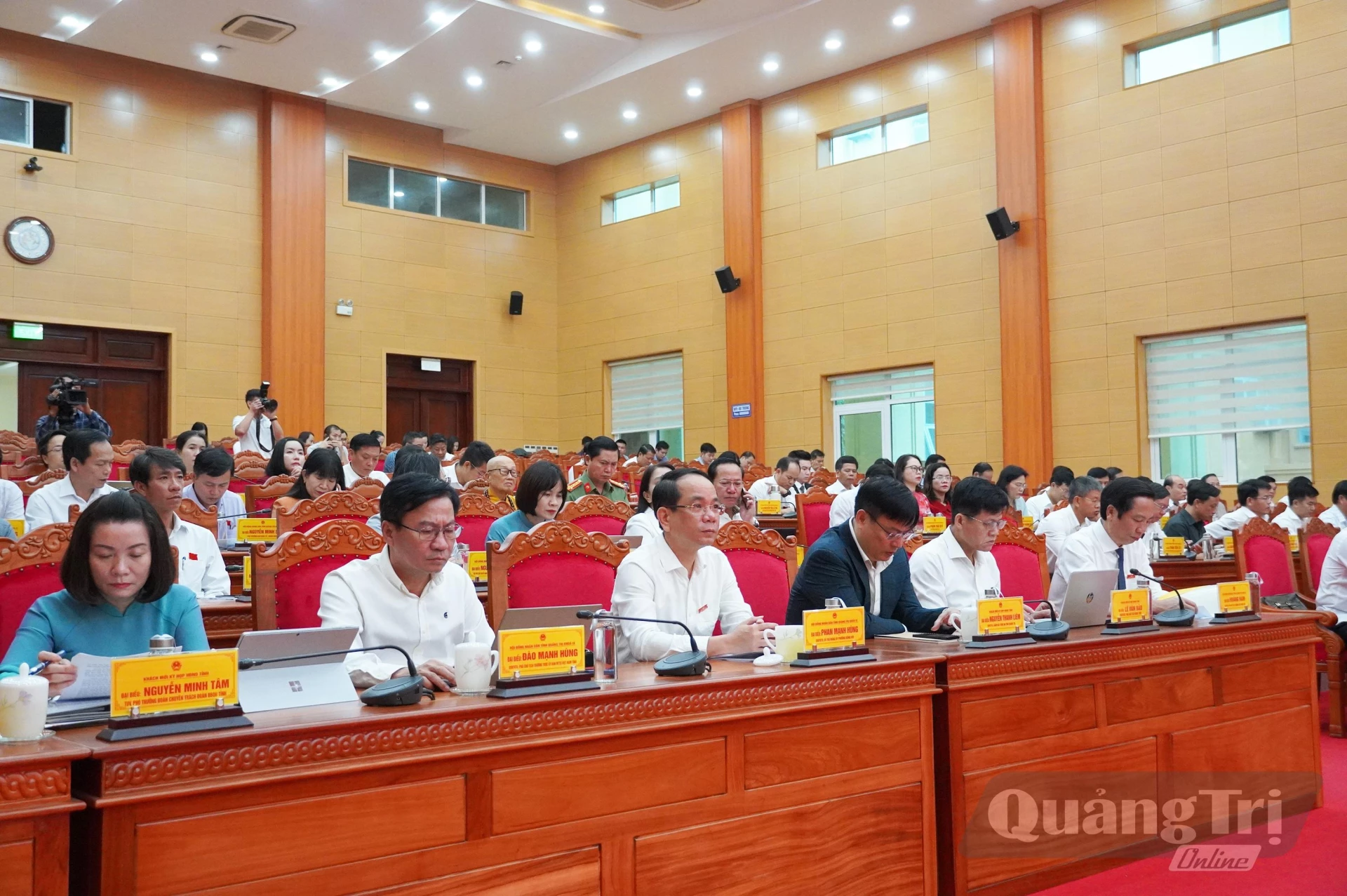 Các đại biểu tham dự kỳ họp - Ảnh: X.P
