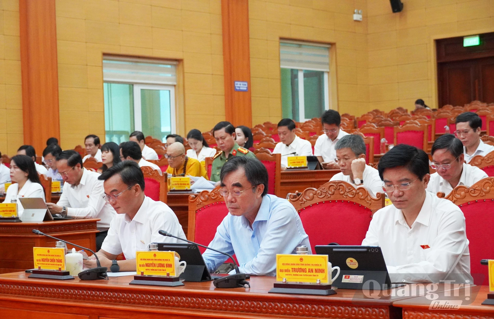 Các đại biểu dự kỳ họp - Ảnh: X.P
