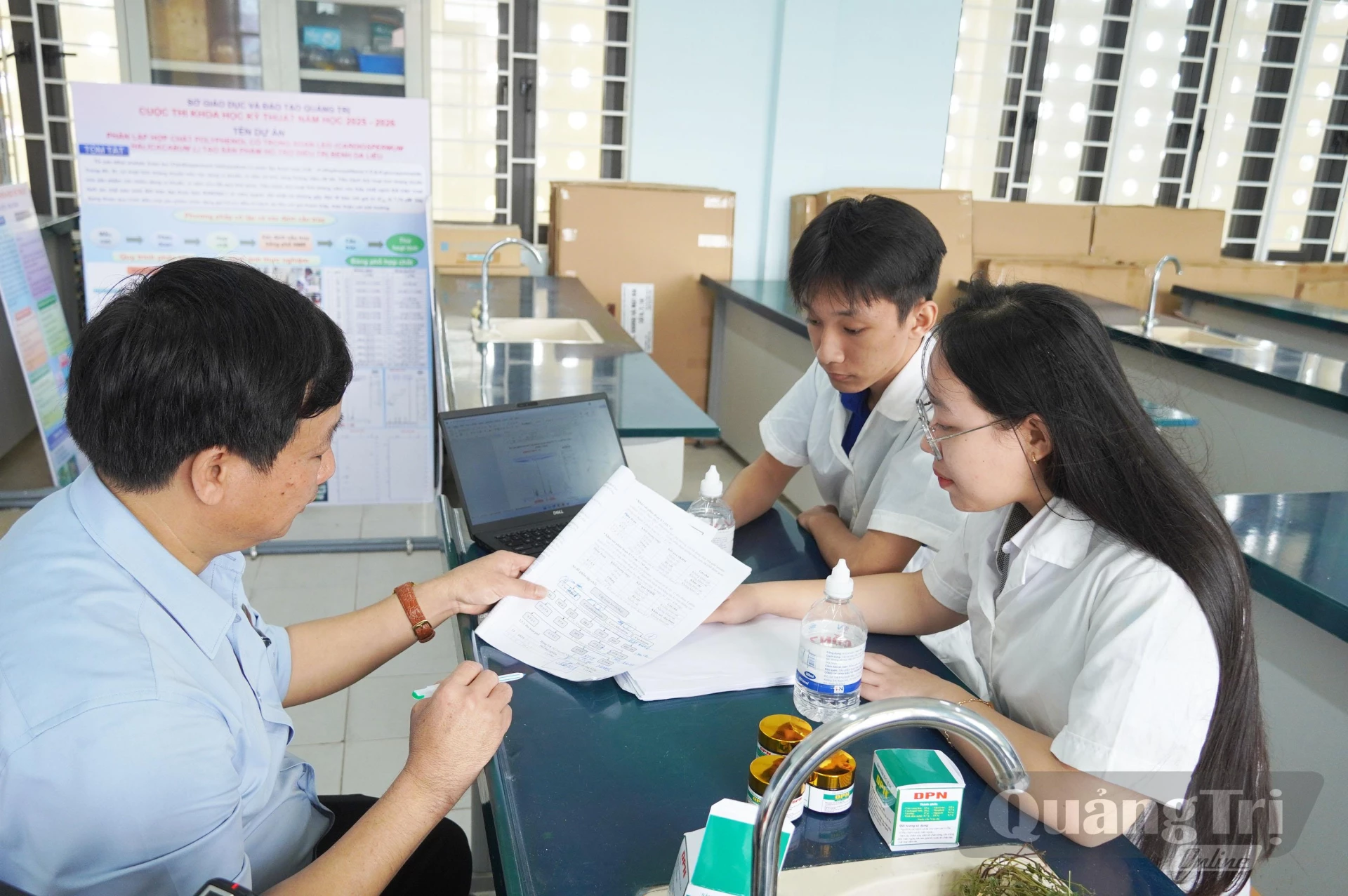 Gắn học đi đôi với hành là nhiệm vụ được các nhà trường hết sức chú trọng - Ảnh: Nh.V
