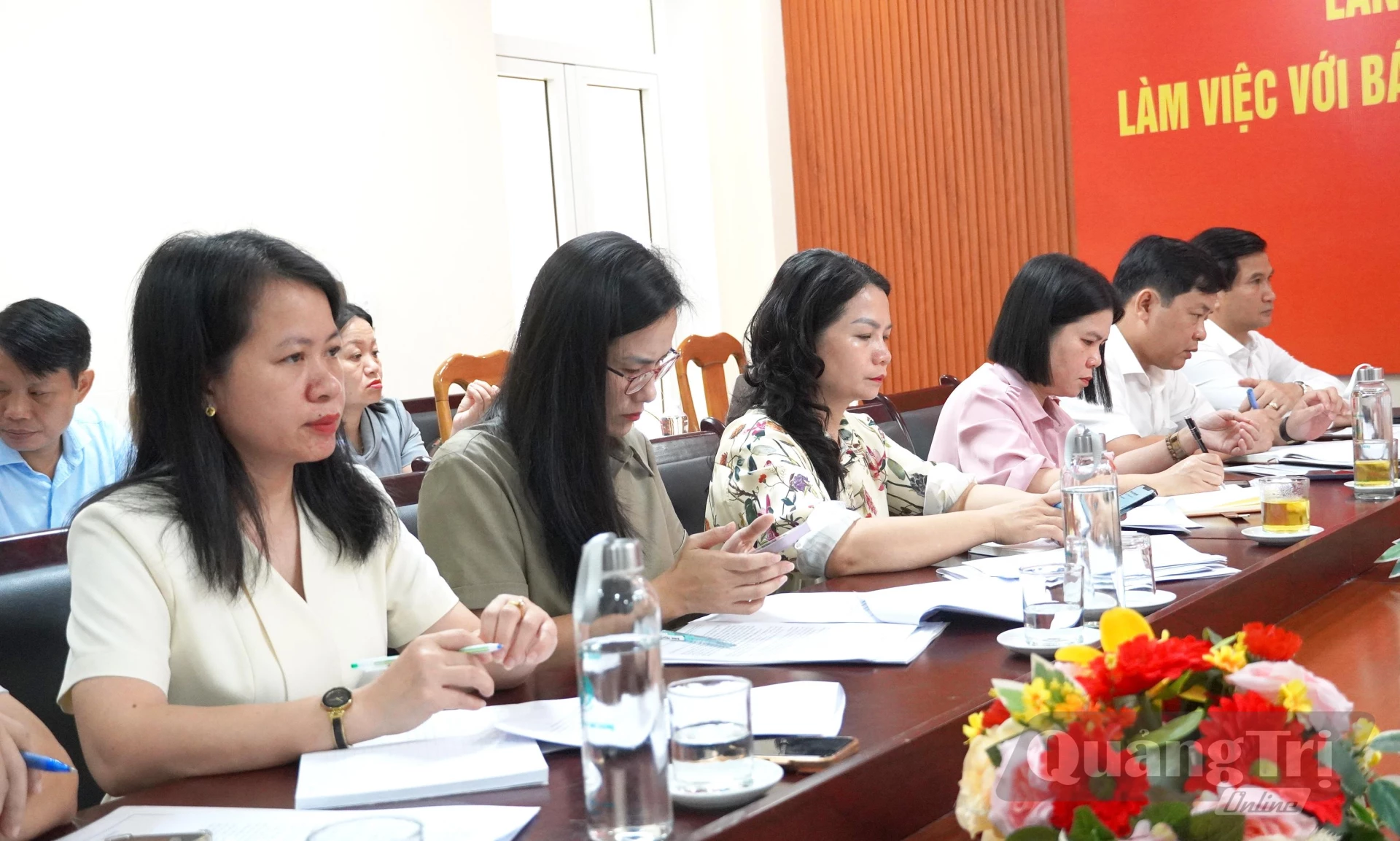 Các đại biểu dự buổi làm việc - Ảnh: X.P