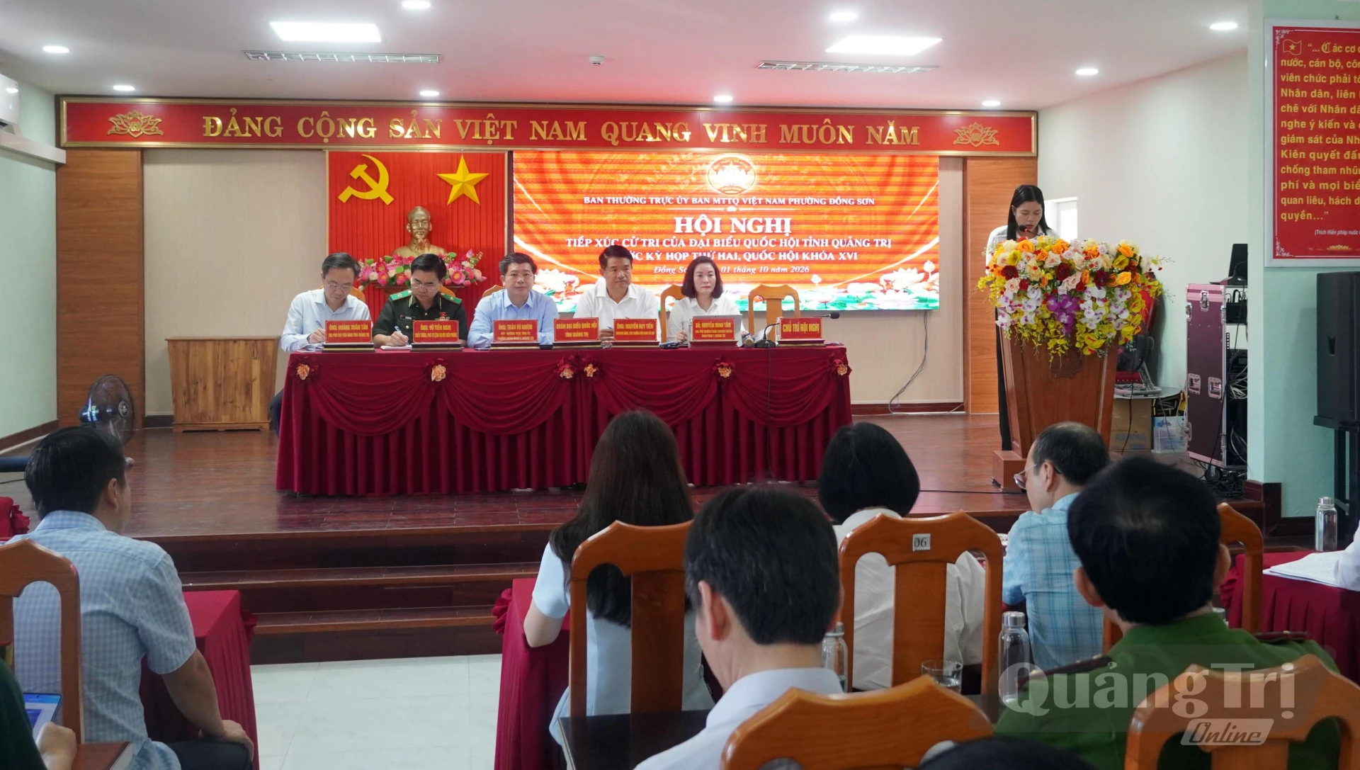 Quang cảnh hội nghị tiếp xúc cử tri tại phường Đồng Sơn - Ảnh: N.M