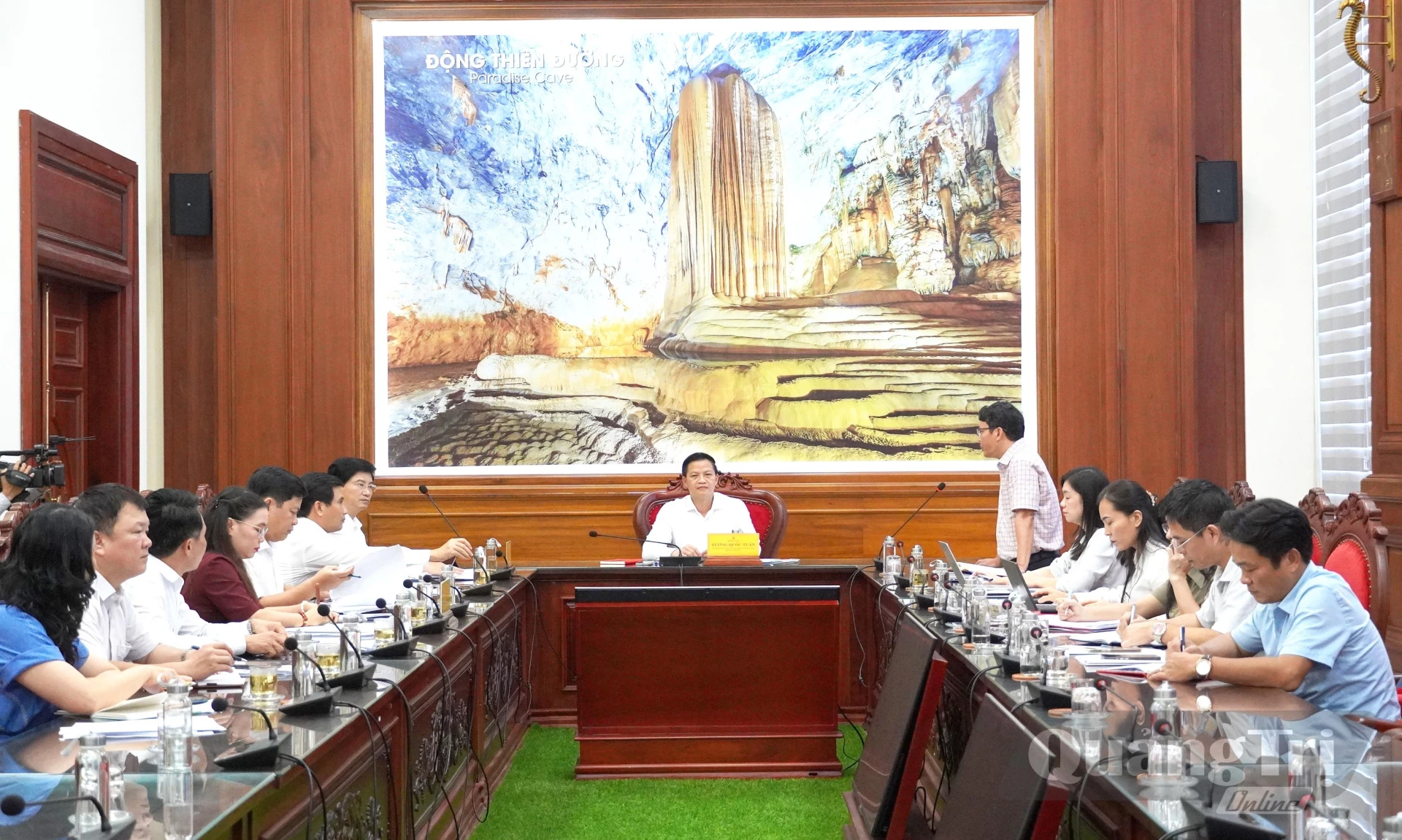 Đồng chí Vương Quốc Tuấn, Bí thư Tỉnh uỷ chủ trì buổi làm việc - Ảnh: X.P
