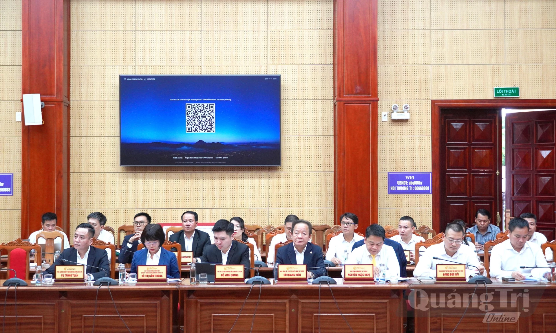 hủ tịch Hội đồng quản trị ACV; lãnh đạo ACV và các phòng ban chuyên môn, CHK Đồng Hới; ông Đỗ Quang Hiển, Chủ tịch điều hành Tập đoàn T&T cùng các thành viên đoàn công tác. Dự buổi làm việc còn có đại diện lãnh đạo Cục hàng không Việt Nam.