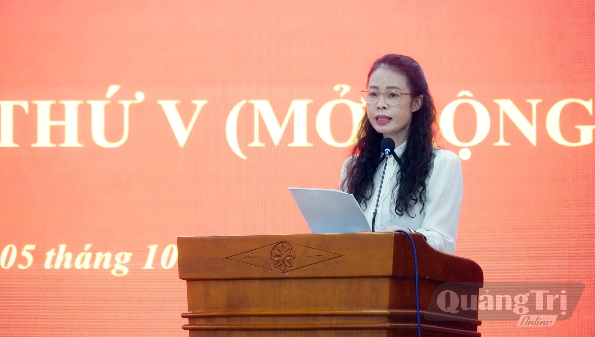 Đại diện Đảng uỷ các cơ quan Đảng tỉnh trình bày báo cáo kết quả thực hiện nhiệm vụ quý III, triển khai nhiệm vụ quý IV - Ảnh: N.M