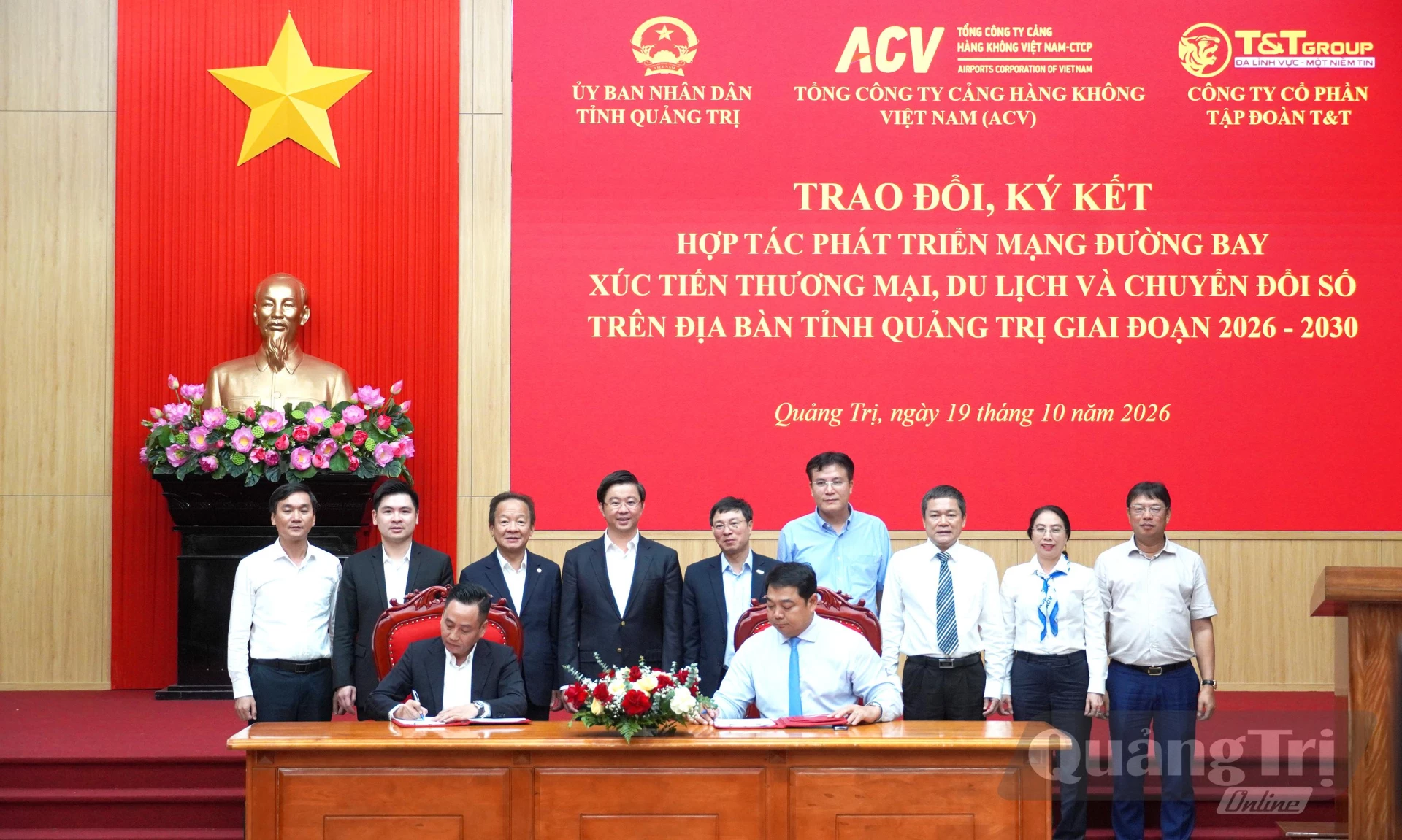 Lãnh đạo ACV và Tập đoàn T&T ký kết Hợp đồng thoả thuận hợp tác về khai thác Cảng hàng không Quảng Trị – Ảnh: X.P