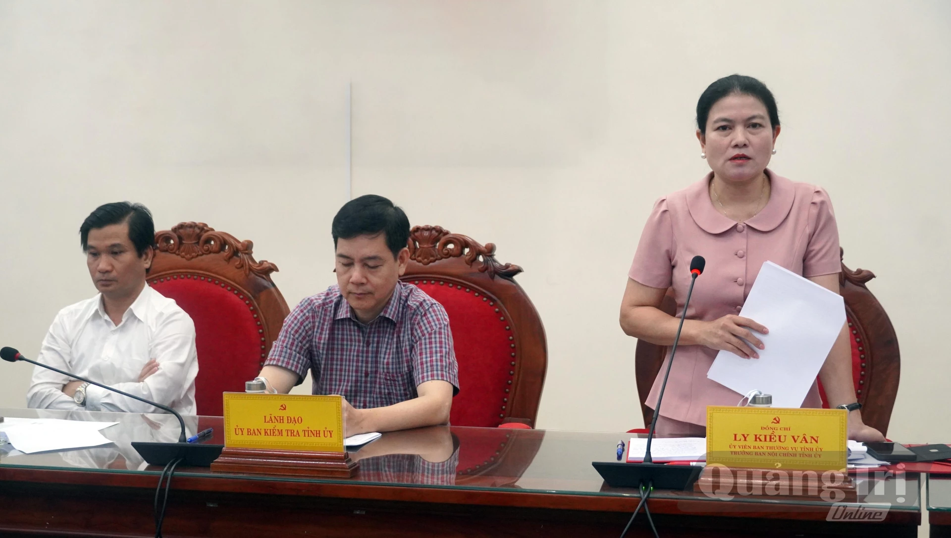 Đồng chí Lý Kiều Vân, Ủy viên Ban Thường vụ Tỉnh ủy, Trưởng ban Nội chính Tỉnh ủy thảo luận tại hội nghị - Ảnh: N.M