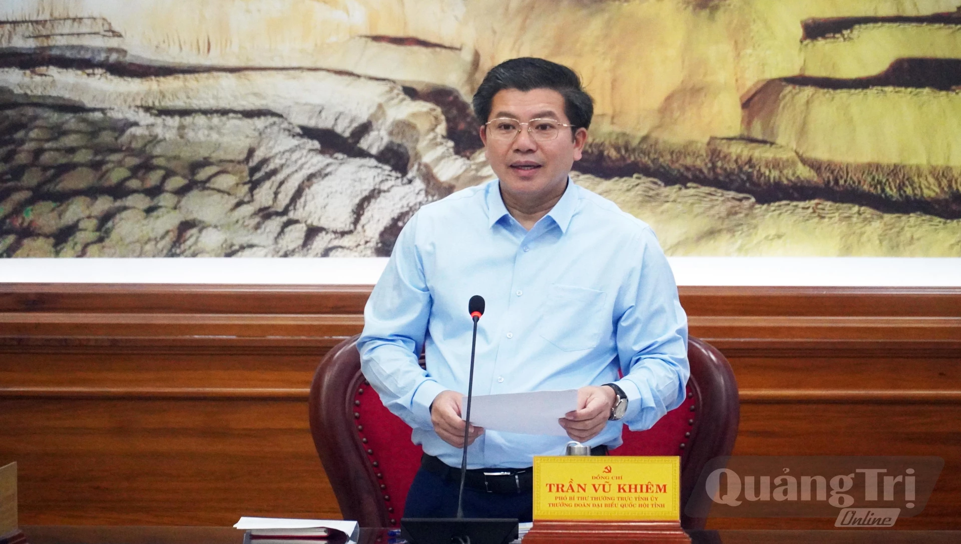 Đồng chí Trần Vũ Khiêm, Phó Bí thư Thường trực Tỉnh ủy, Trưởng đoàn Đại biểu Quốc hội tỉnh phát biểu chỉ đạo tại hội nghị - Ảnh: N.M