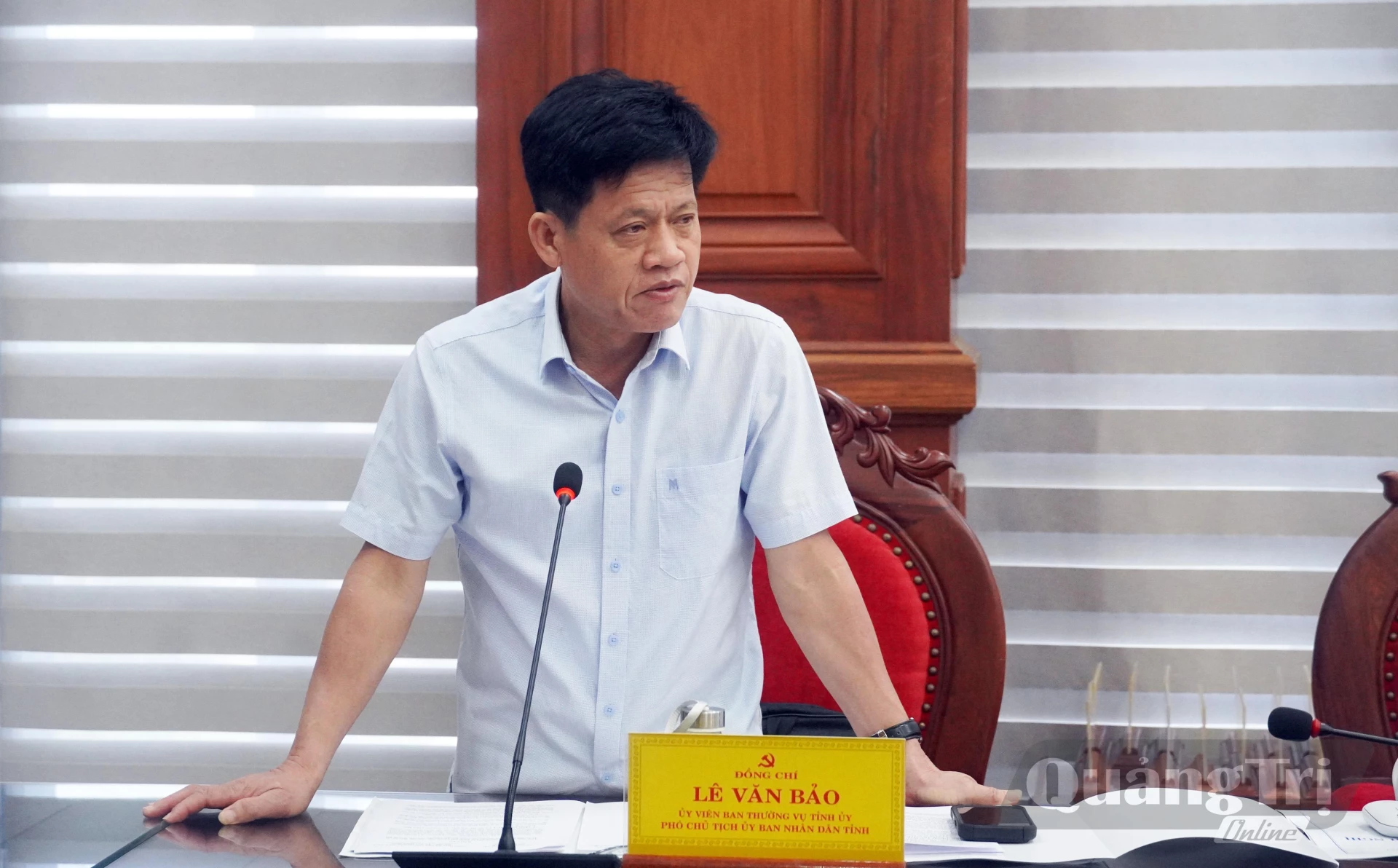 Đồng chí Lê Văn Bảo, Ủy viên Ban Thường vụ Tỉnh ủy, Phó Chủ tịch UBND tỉnh thảo luận tại hội nghị - Ảnh: N.M
