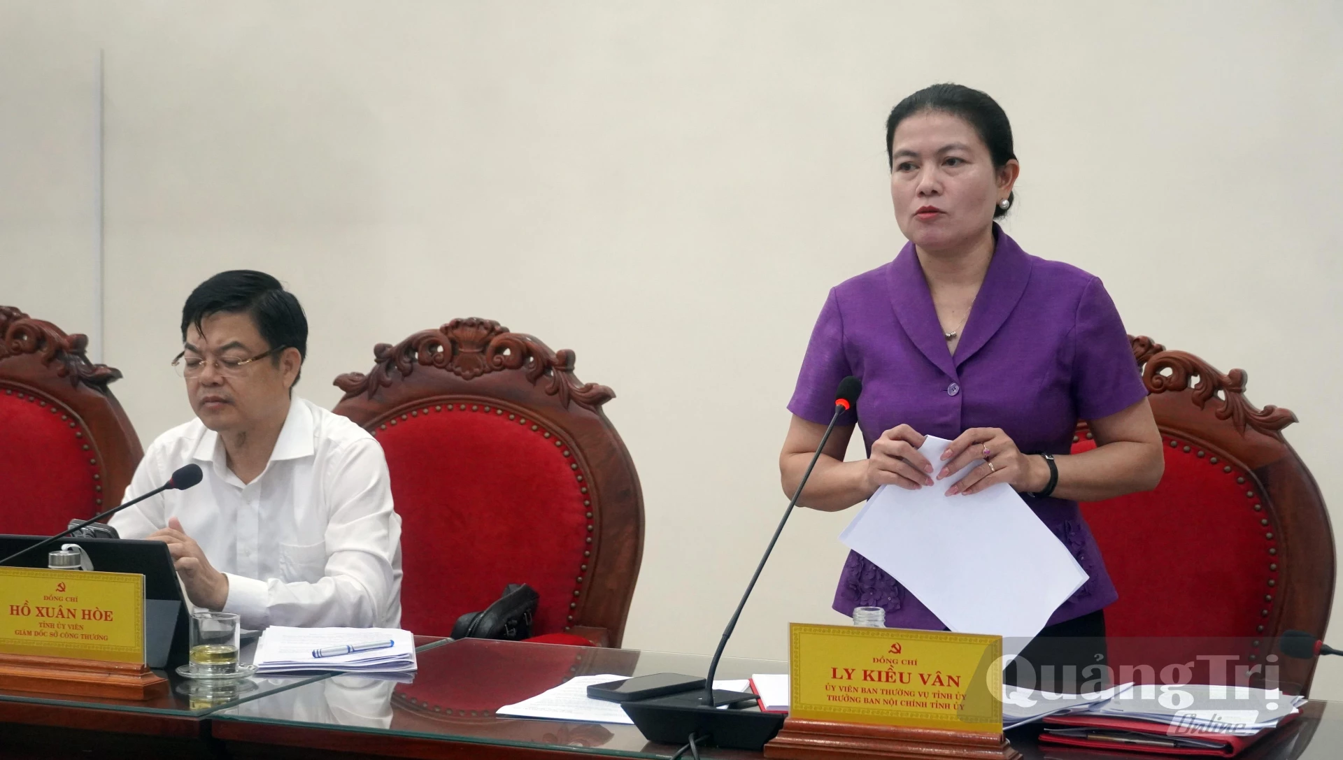 Đồng chí Lý Kiều Vân, Ủy viên Ban Thường vụ Tỉnh ủy, Trưởng ban Nội chính Tỉnh ủy thảo luận tại hội nghị - Ảnh: N.M