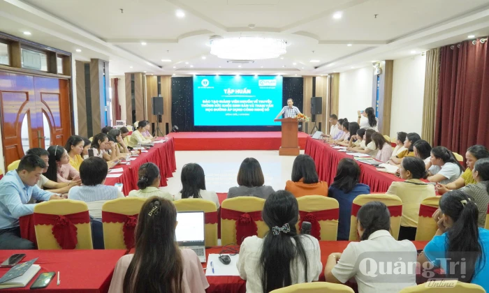 Tập huấn kỹ năng truyền thông sức khỏe sinh sản và tham vấn học đường