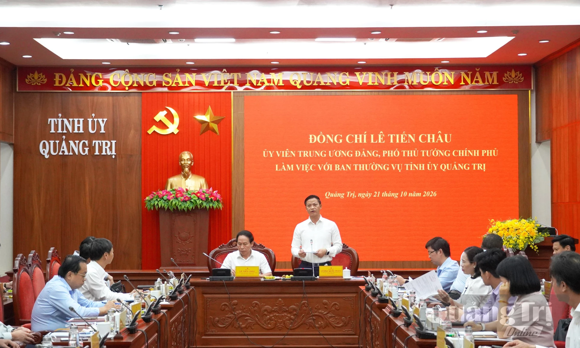 Đồng chí Bí thư Tỉnh uỷ Vương Quốc Tuấn phát biểu tại buổi làm việc - Ảnh: X.P
