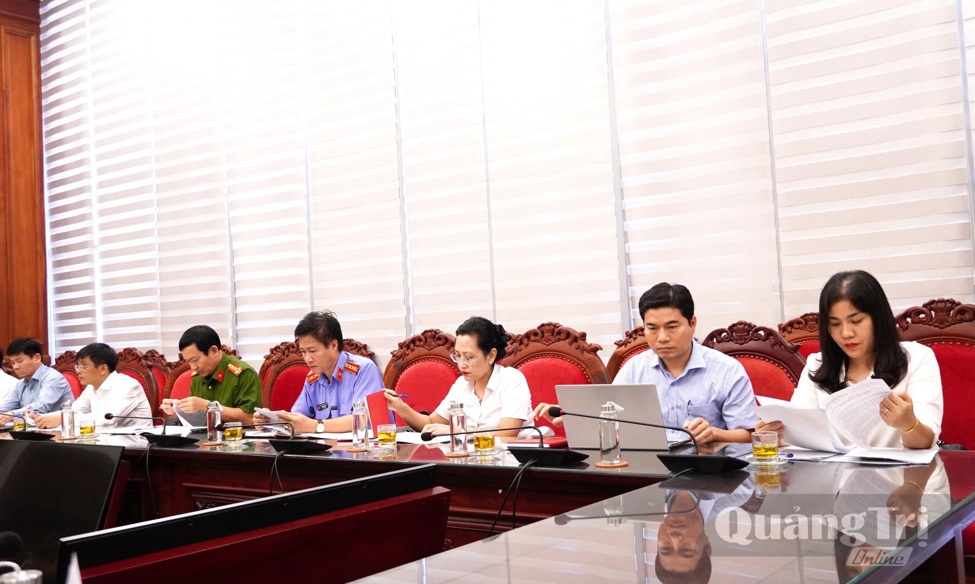Các đại biểu tham dự phiên họp - Ảnh: X.P