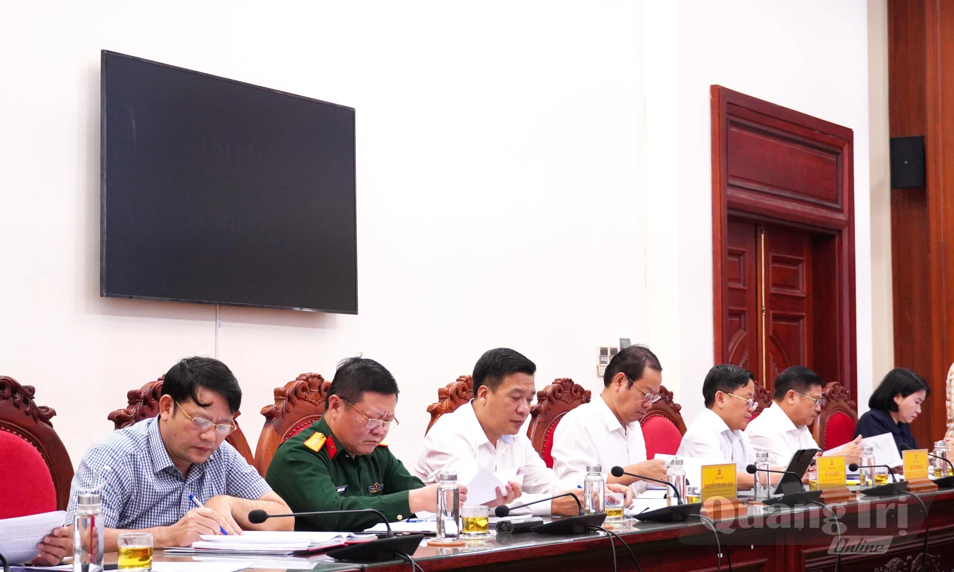 Các đại biểu tham dự phiên họp - Ảnh: X.P