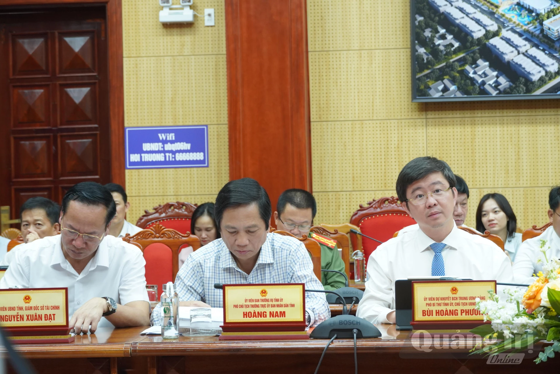 Các đồng chí lãnh đạo tỉnh dự buổi làm việc-Ảnh: HL
