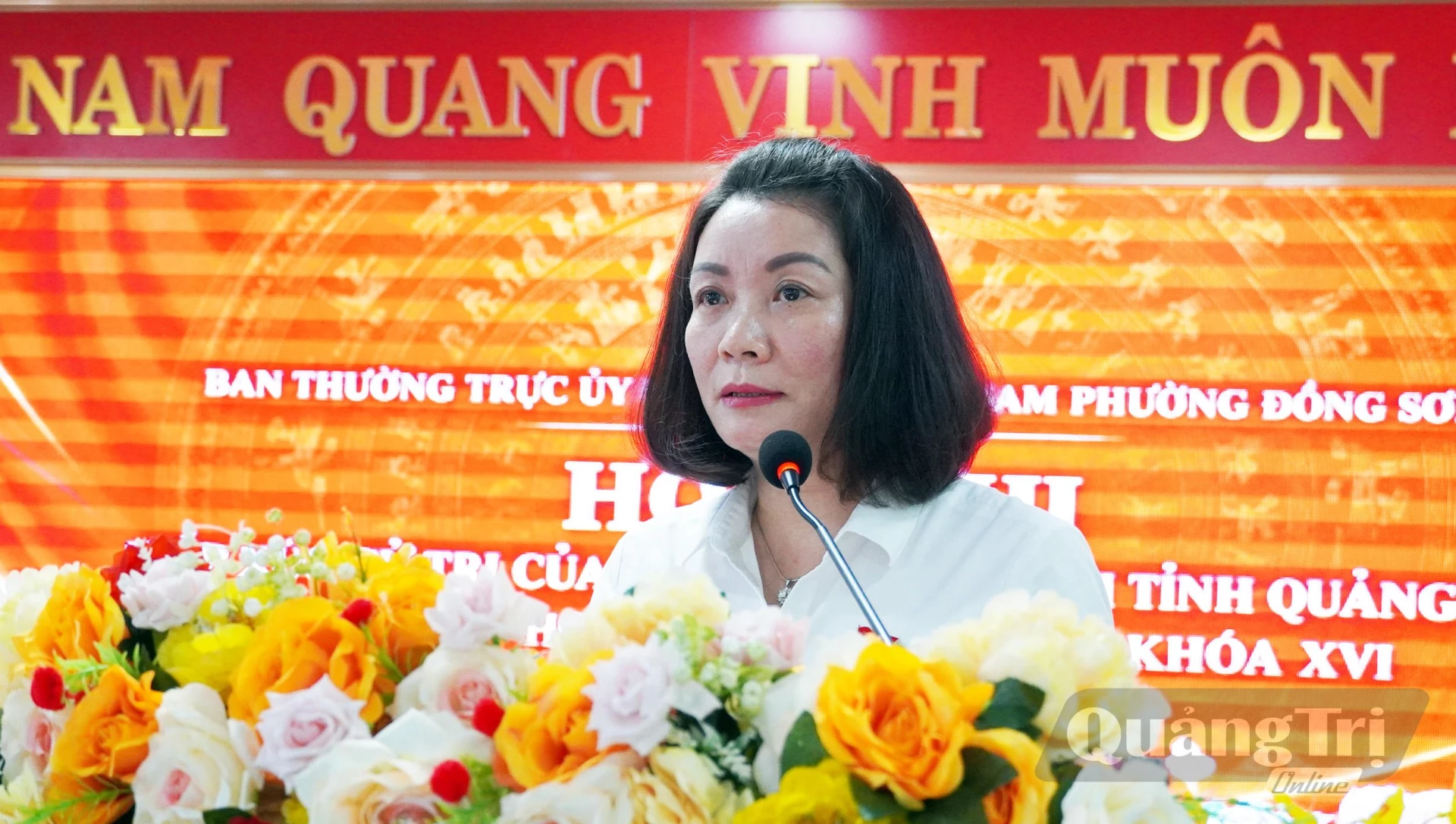 Đồng chí Nguyễn Minh Tâm, Tỉnh ủy viên, Phó Trưởng đoàn chuyên trách Đoàn ĐBQH tỉnh báo cáo dự kiến nội dung, chương trình Kỳ họp thứ hai, Quốc hội khóa XVI và kết quả hoạt động cơ bản của Đoàn ĐBQH tỉnh - Ảnh: N.M