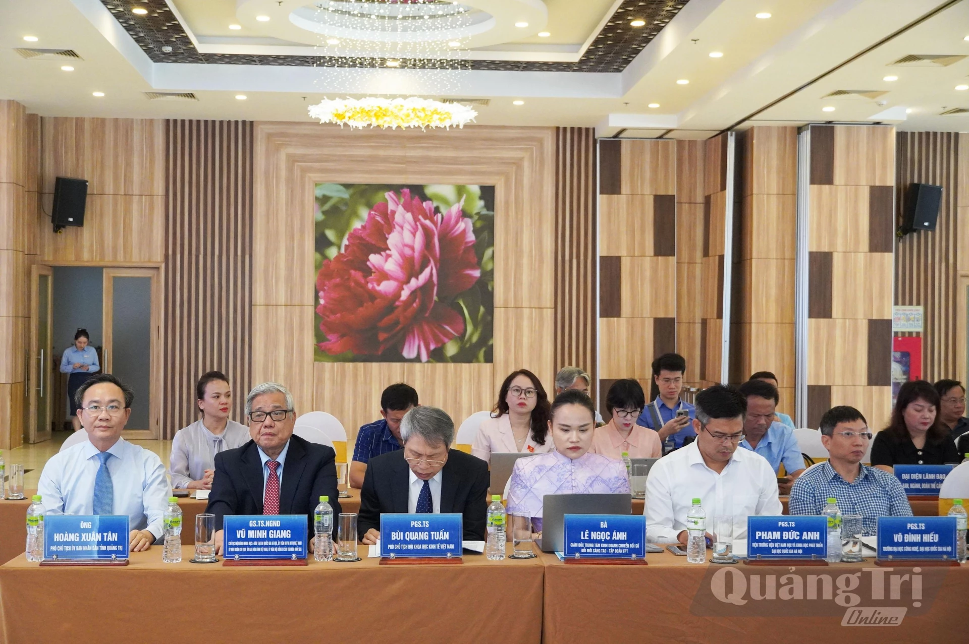 Các đại biểu dự hội thảo - Ảnh: Nh. V