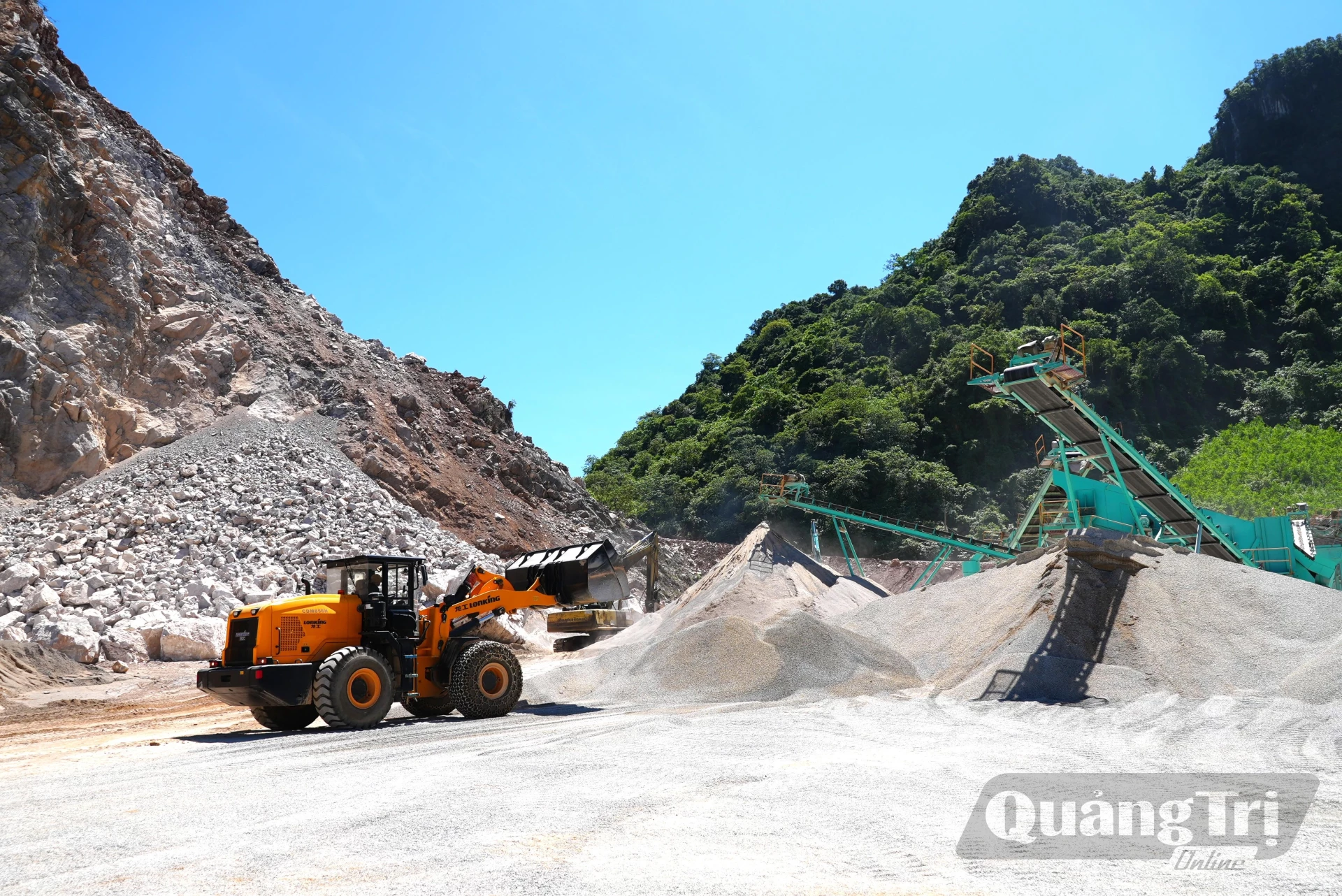 Các khó khăn, vướn mắc về nguồn đá xây dựng phục vụ các công trình, dự án đã được các đồng chí lãnh đạo tỉnh kịp thời tháo gỡ - Ảnh: Trung Đức